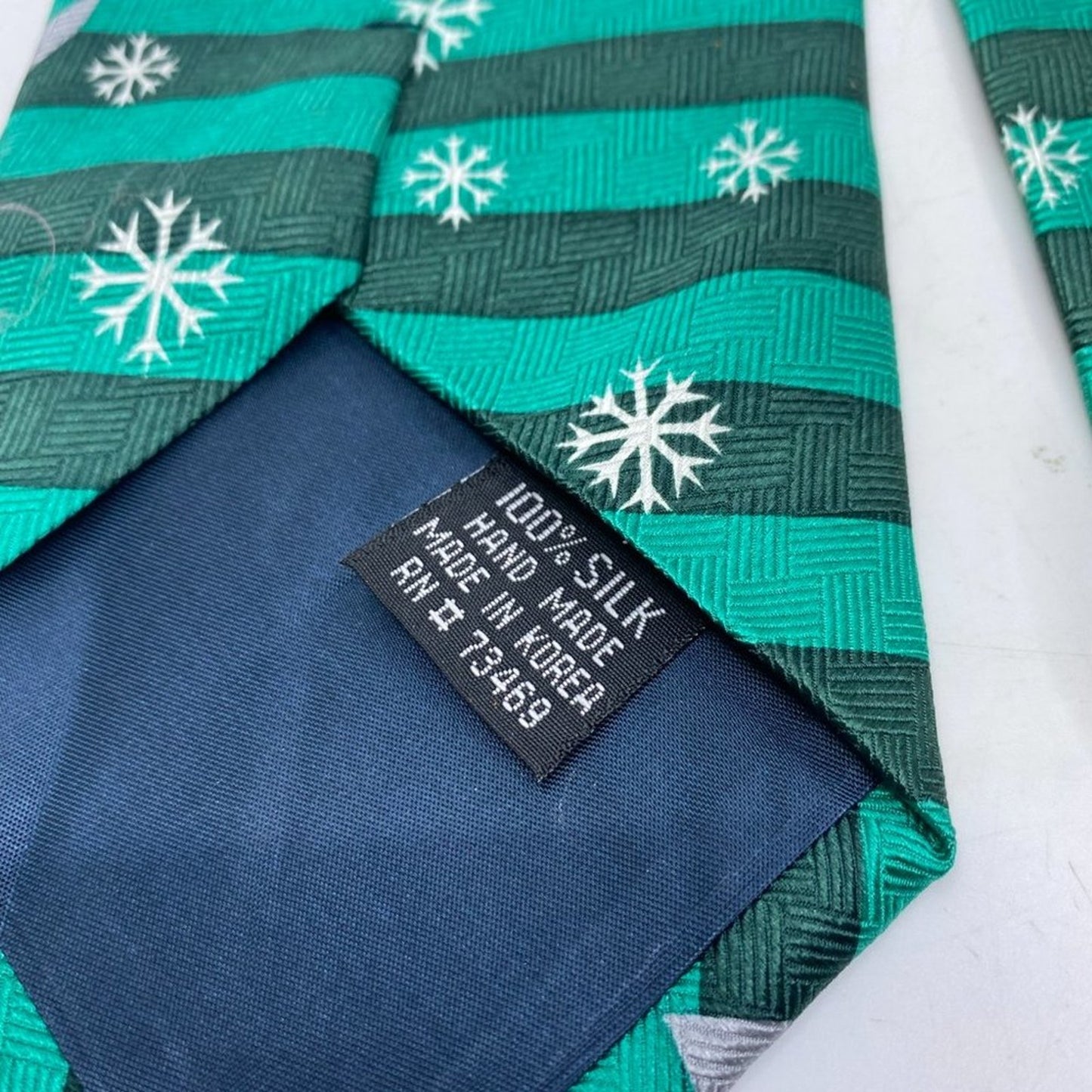Looney Tunes Mania Christmas Taz Tie