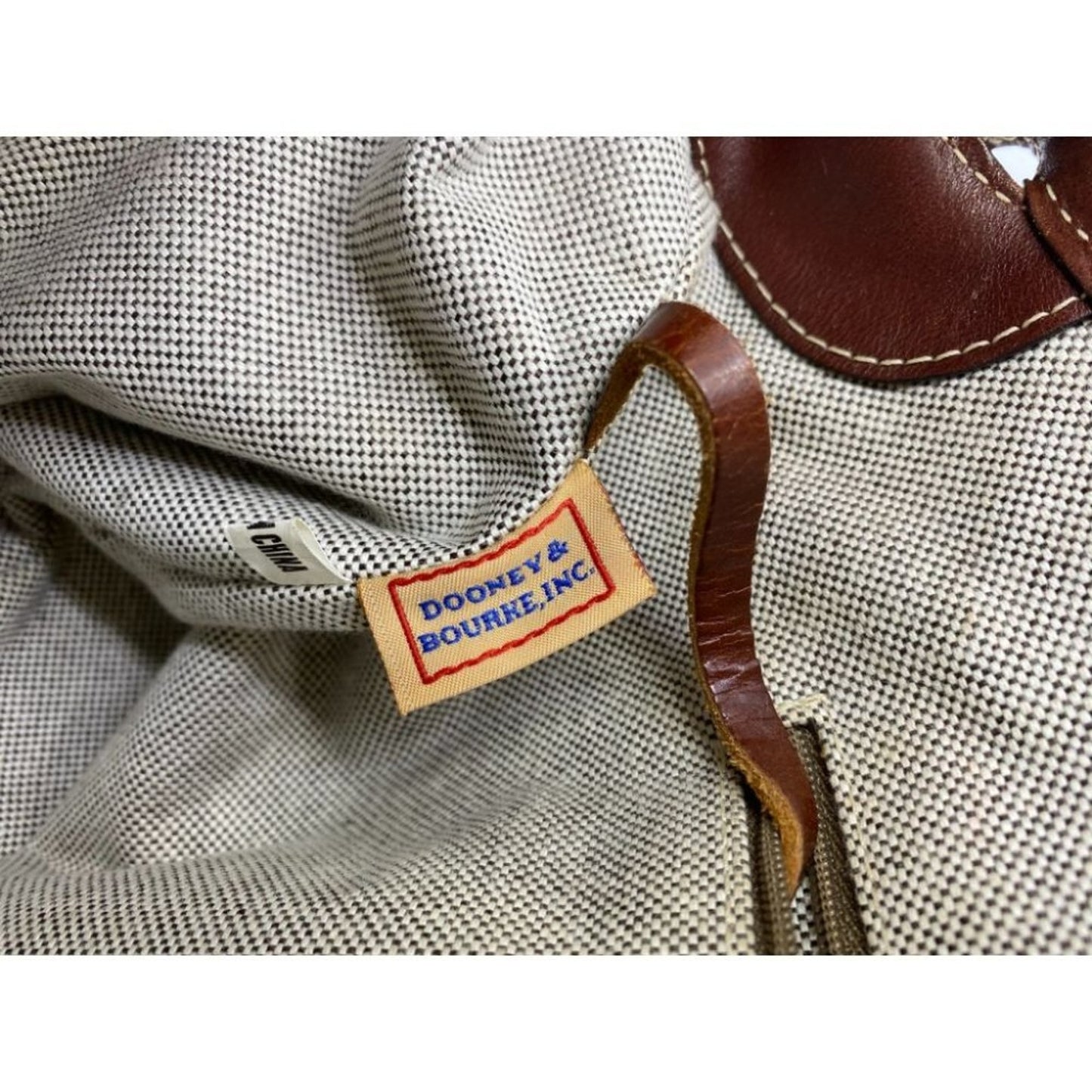 DOONEY & BOURKE Tan Brown Medium Size Doctor Bag
