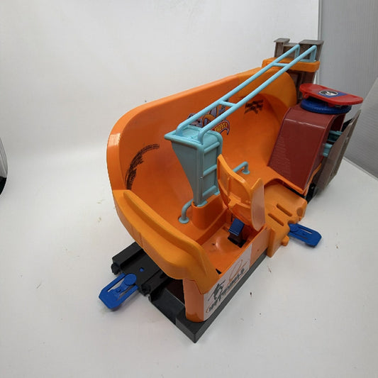 Orange Hot Wheels City Downtown Skate Park Playset