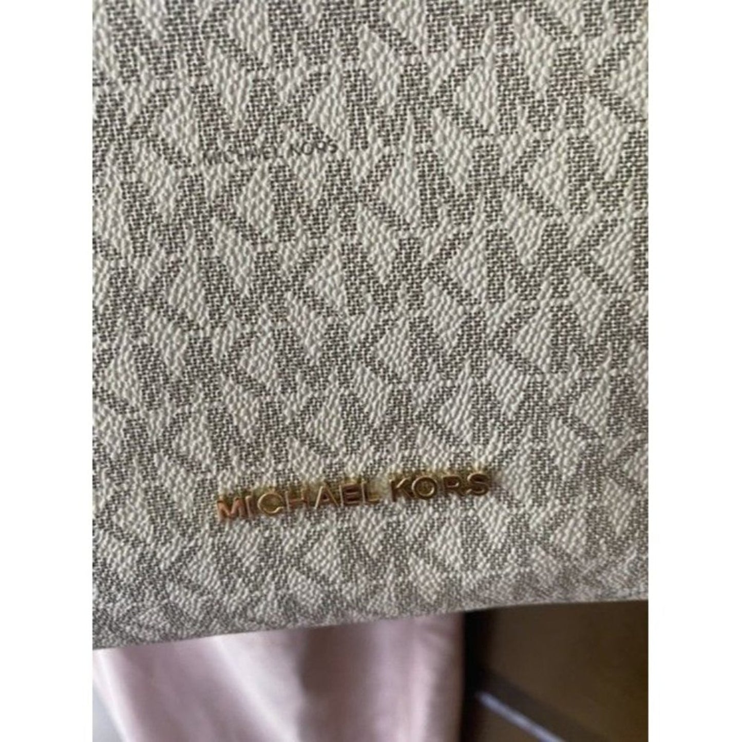 Michael Kors Newbury Medium Chain Vanilla Acorn Pebbled Leather Shoulder…