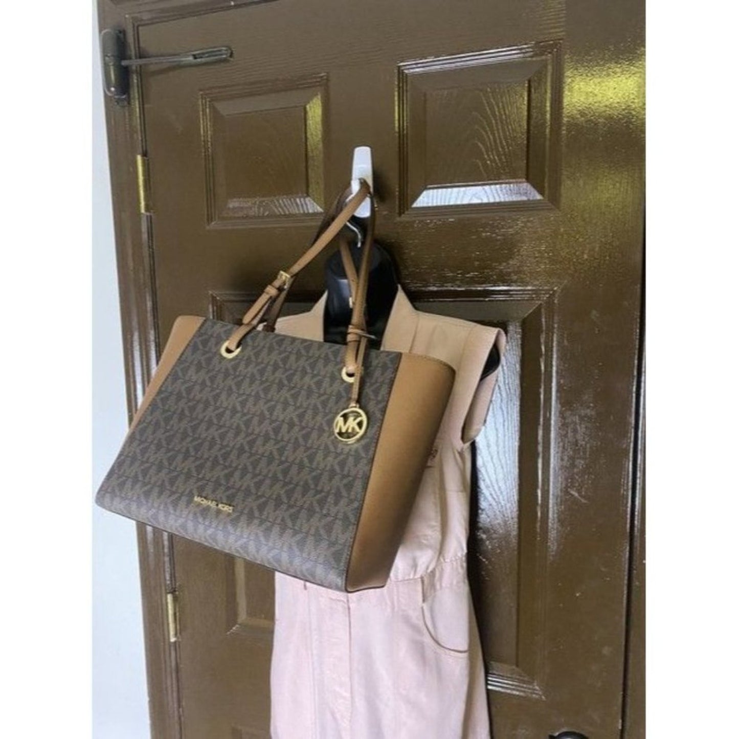 Michael Kors Walsh Borwn Leather Shoulder Bag