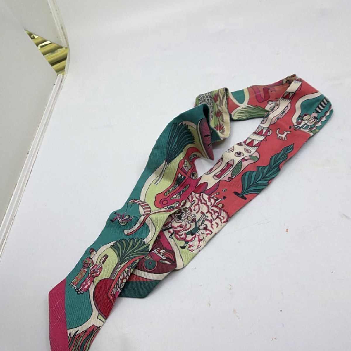 Hermès Les Nouveaux Amoureux de Paris Red Silk Twill Scarf