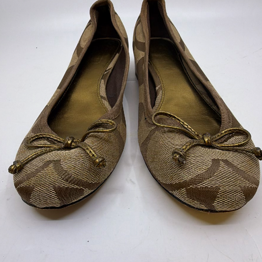 Coach Signature C Bow Brown Canvas 7.5M Pump