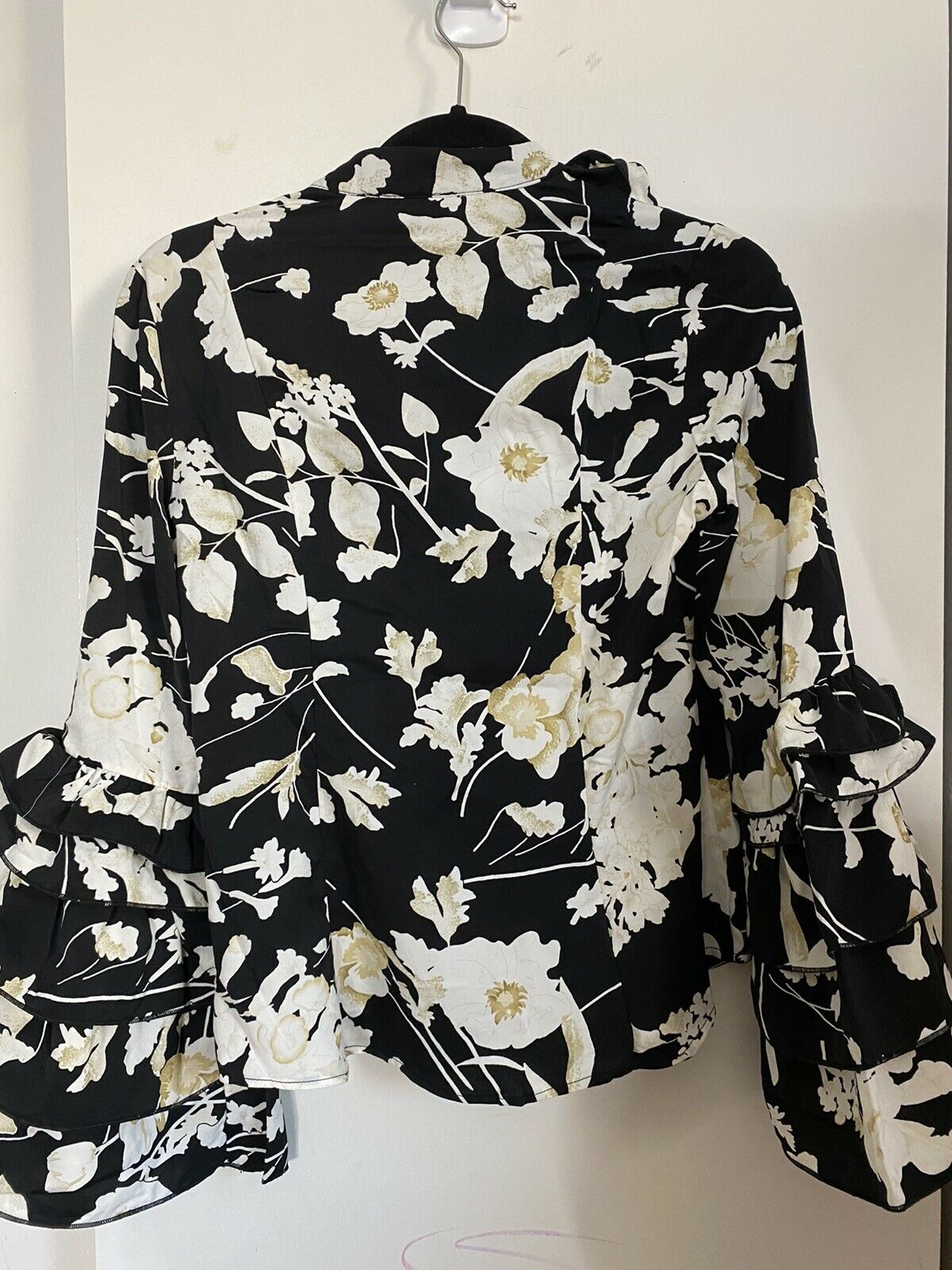 GRACIA NWT! Floral Long sleeve top S/M/L