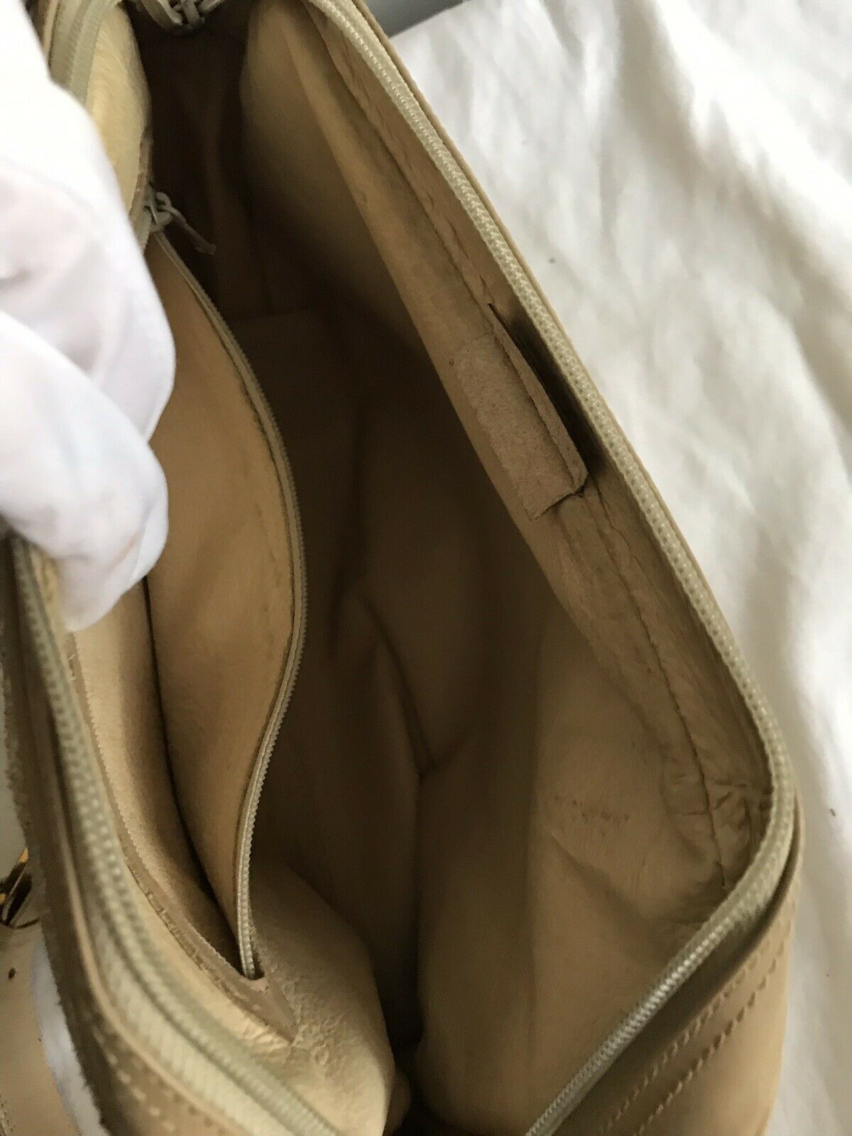 GUCCI Vintage Logo Monogram Print Medium Leather Crossbody Bag
