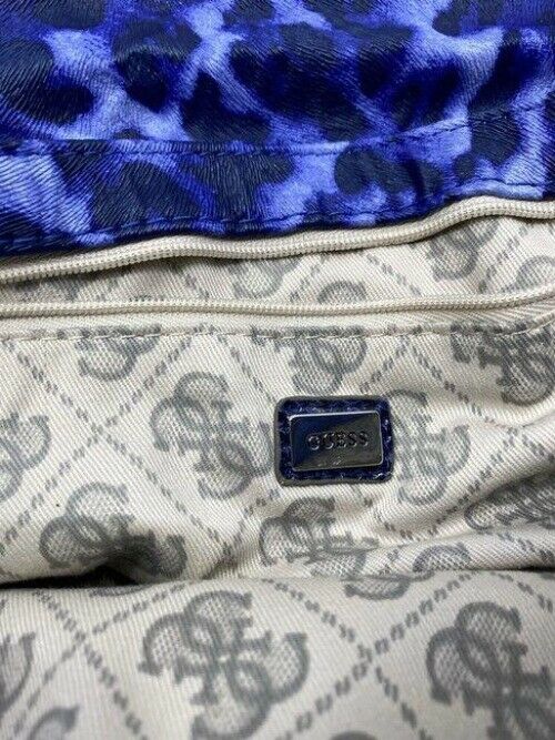 guess xl navy blue fabric clutch