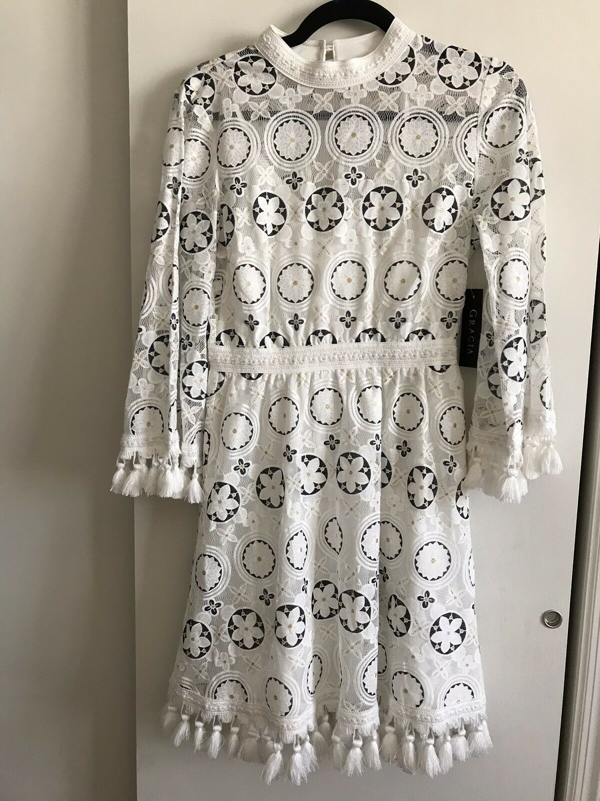 NWT! Gracia Lace Romber W/ Fringe