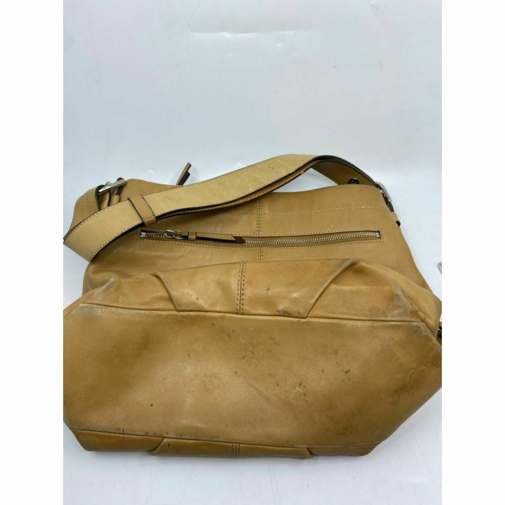 COACH Medium/ Large Leather Tan Shoulder Bag
