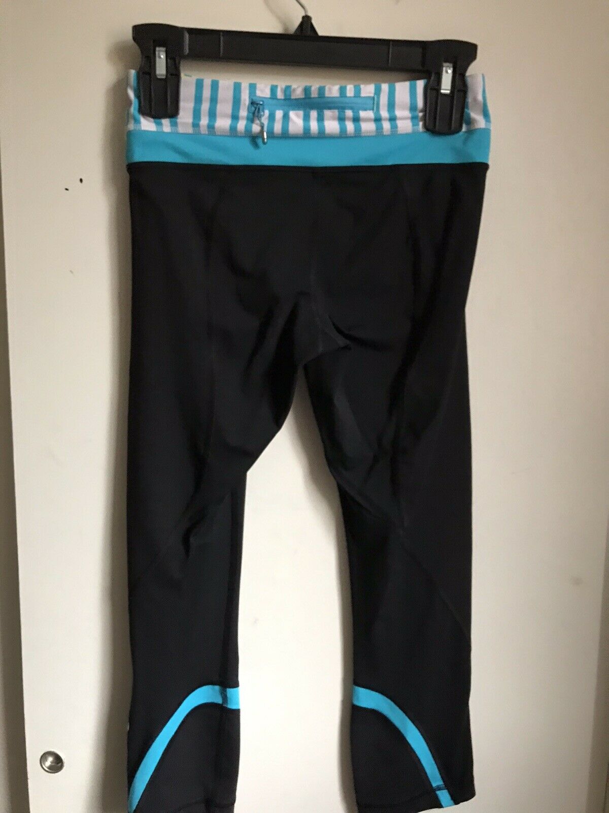Lululemon Capri Yoga Pants Sz 6