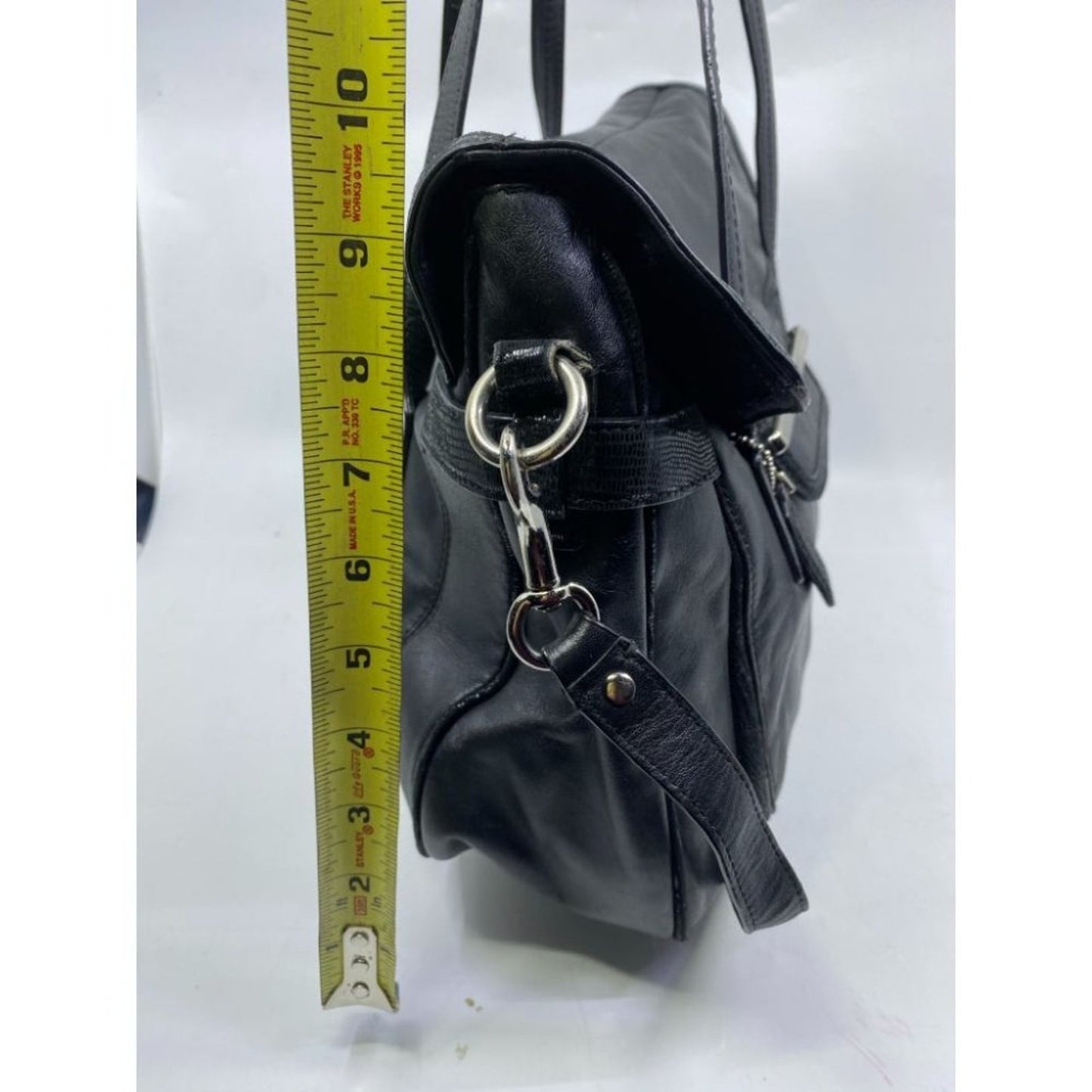 COACH Medium/ Large Leather Black Shoulder Bag