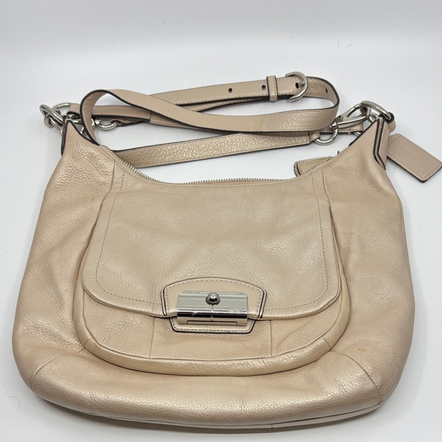 Elegant Cream Leather Shoulder Bag