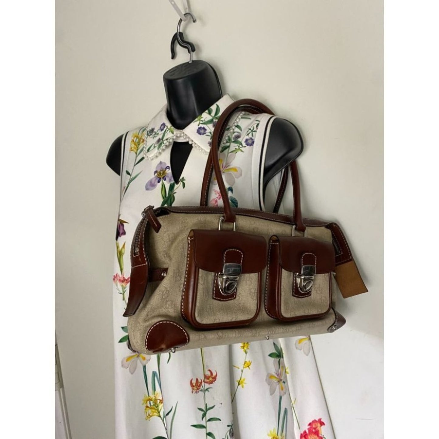 DOONEY & BOURKE Tan Brown Medium Size Doctor Bag