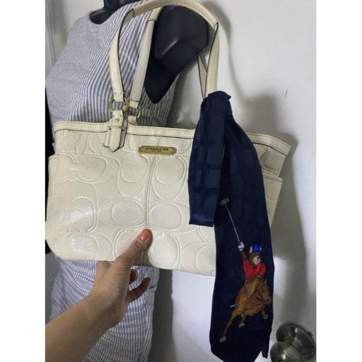 coach w w detachable specialty tie accent cream sh