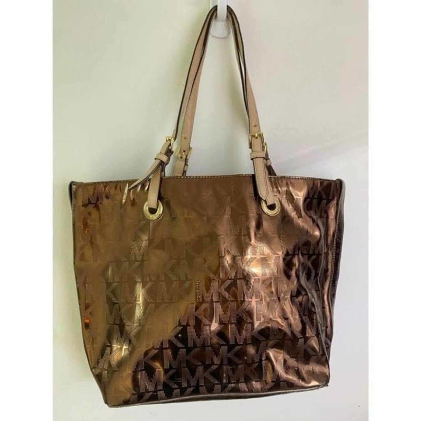 michael kors large brown patent leather shoulder b