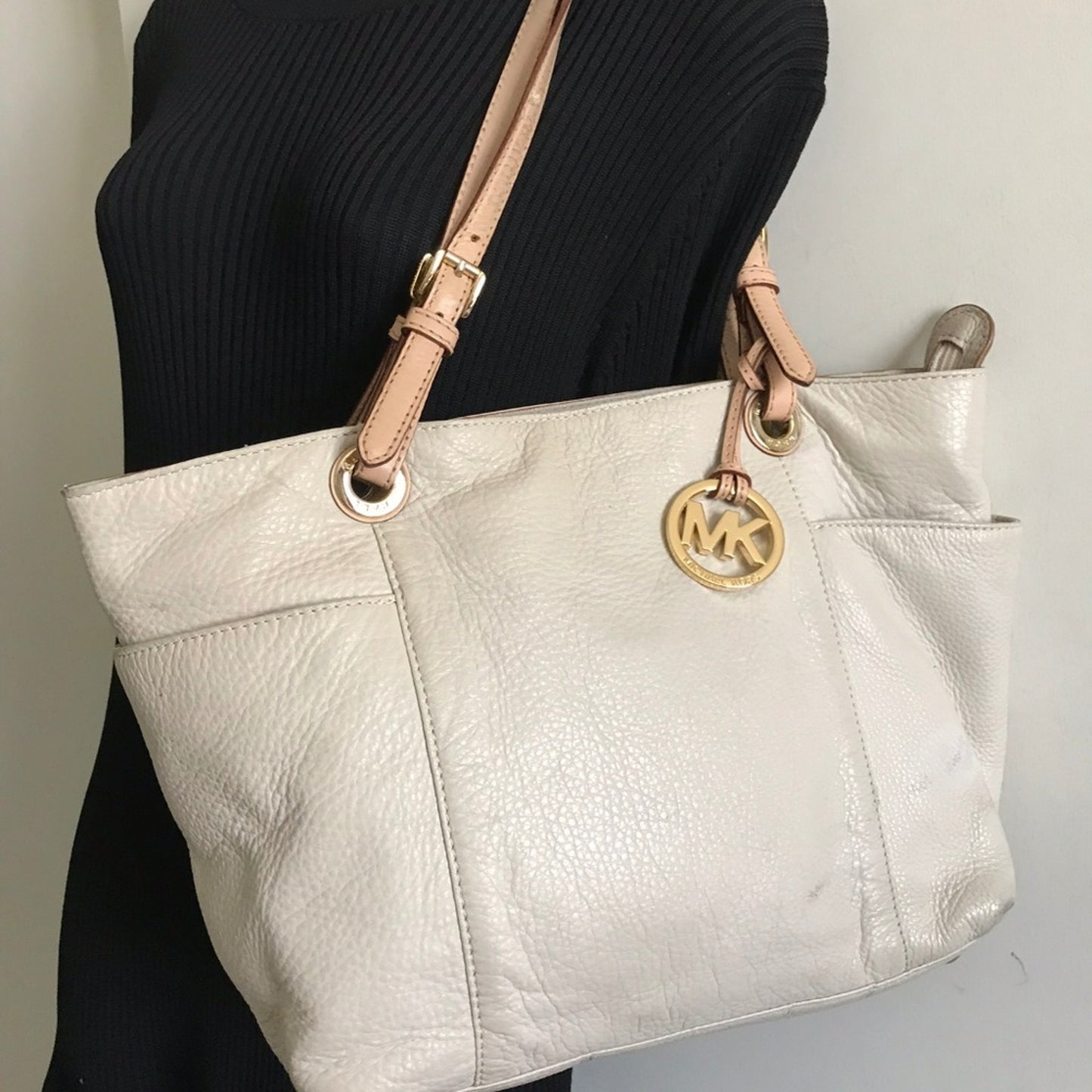 Medium Tote Shoulder Bag