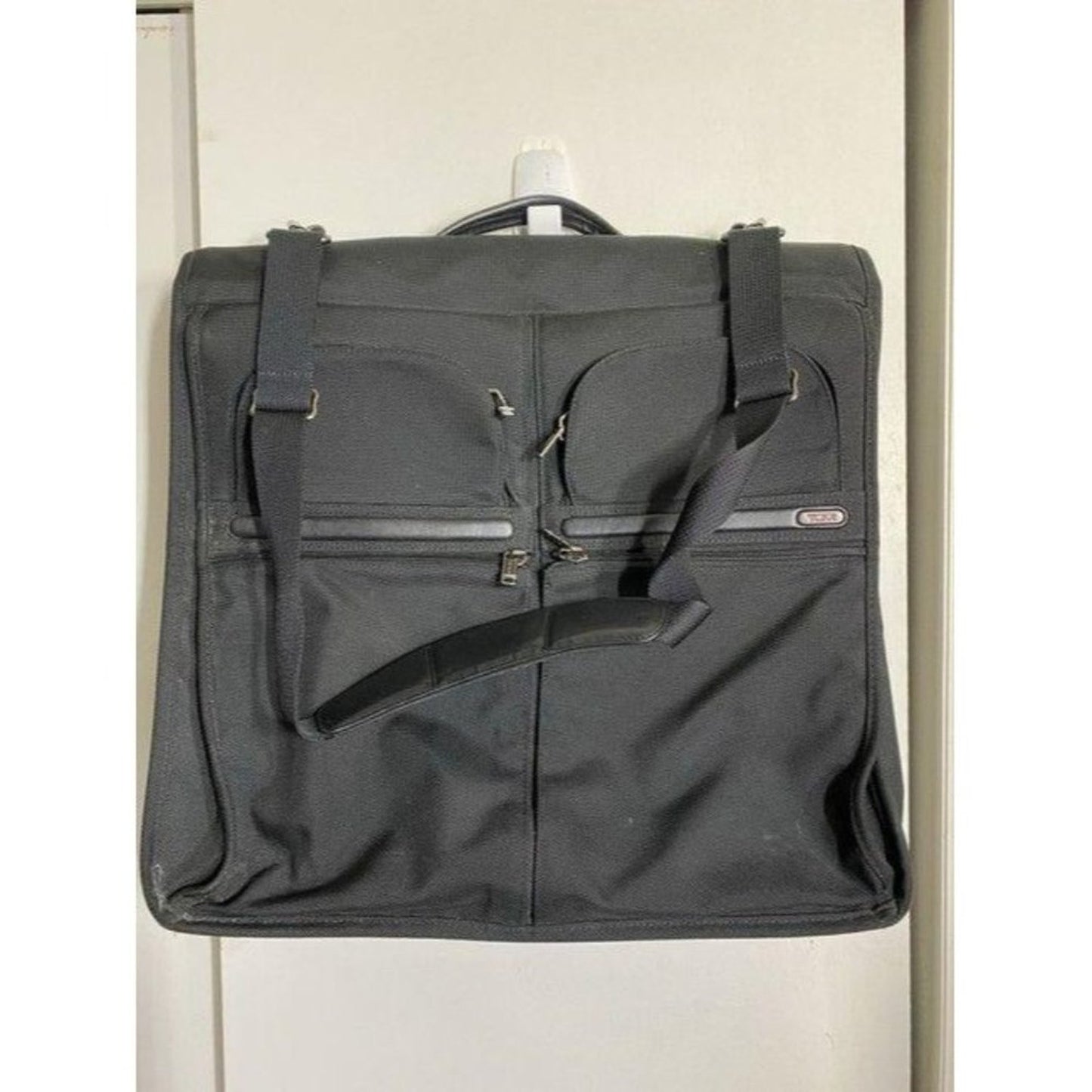 tumi alpha kleidersack black nylon weekendtravel b