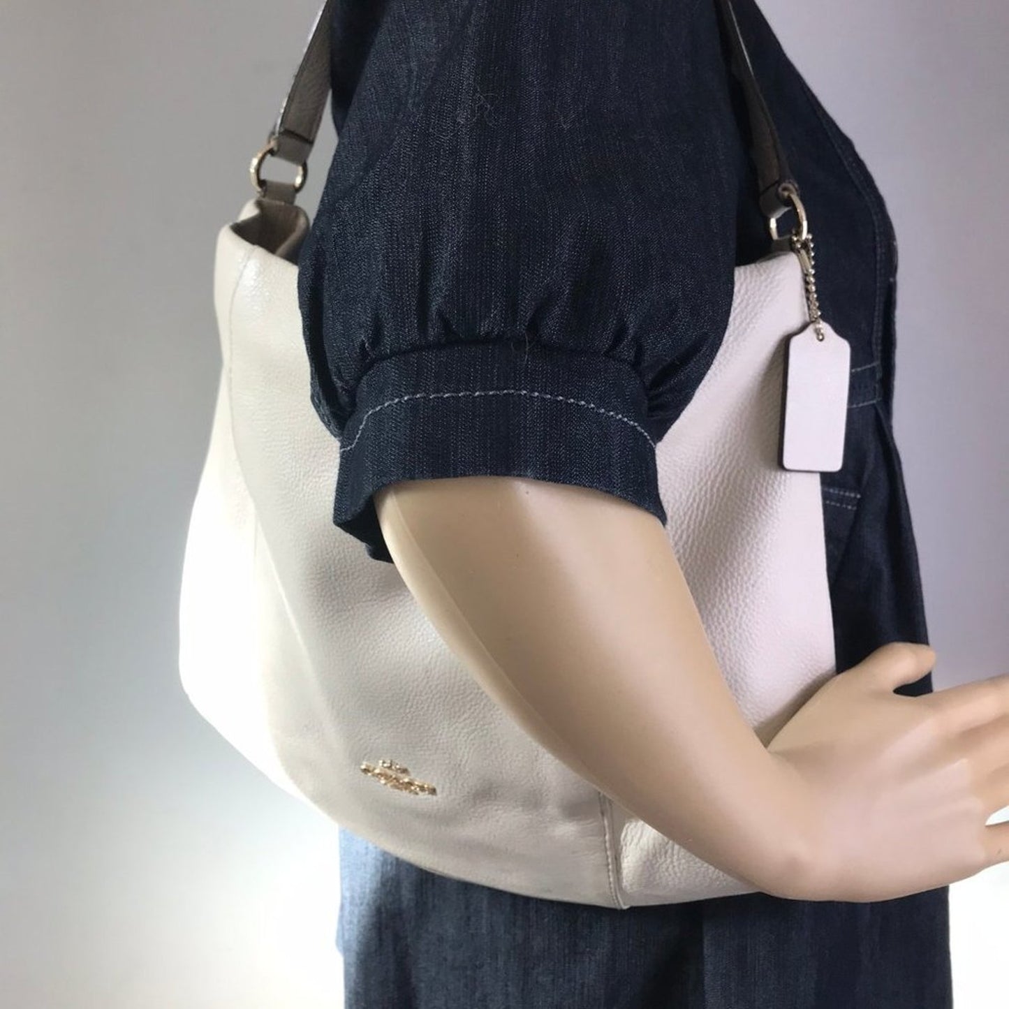 COACH White Medium Leather Handbag
