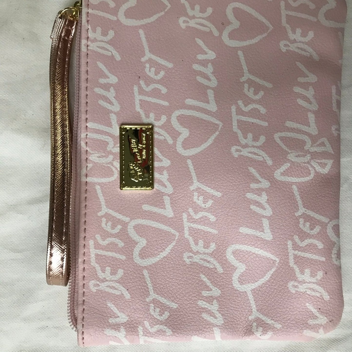 NWOT Luv Betsey Wallet