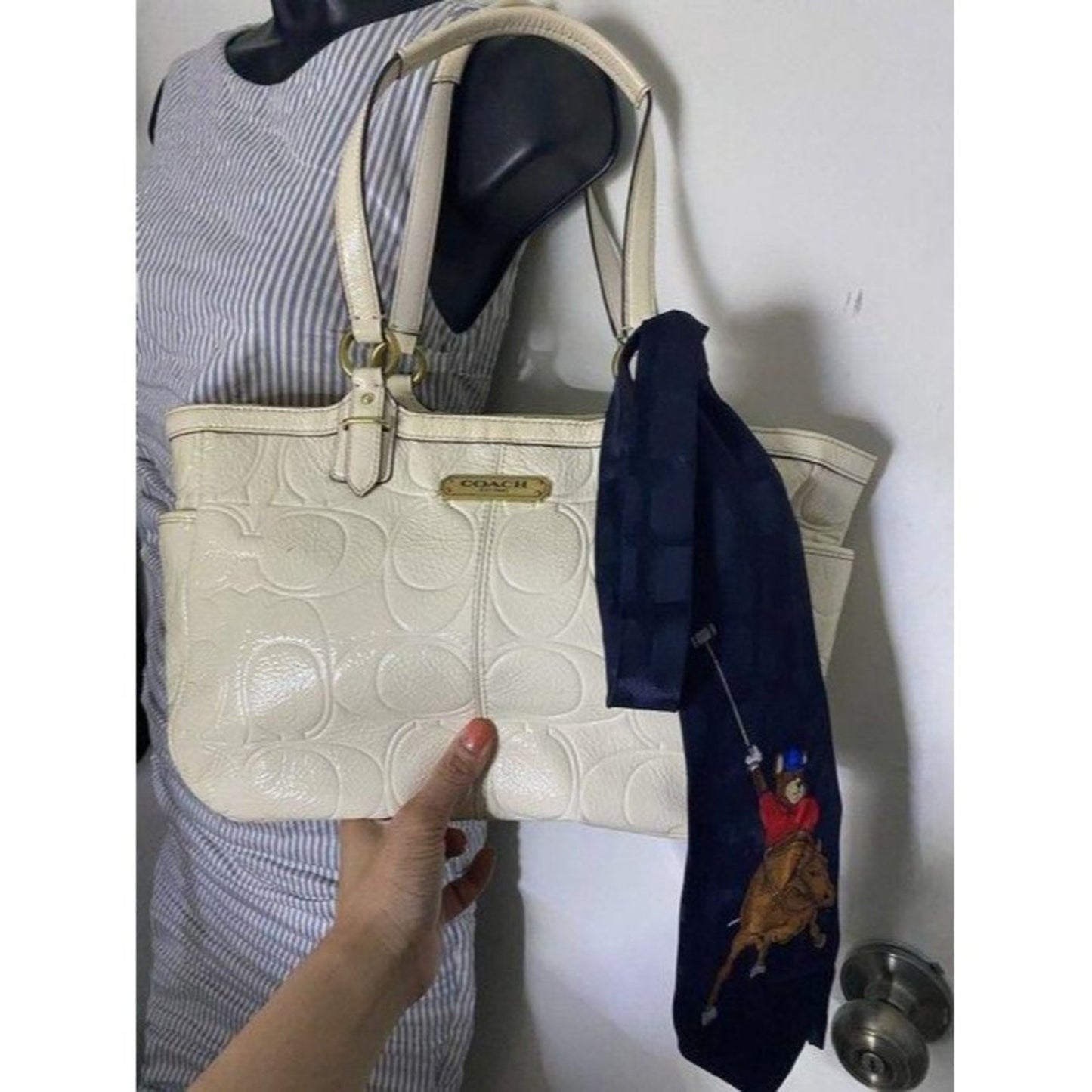 coach w w detachable specialty tie accent cream sh