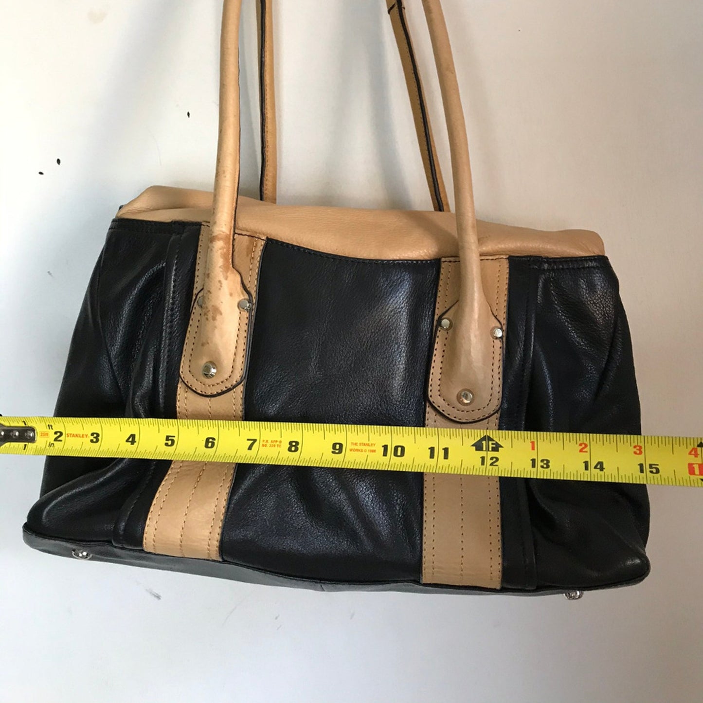 B. Makowsky Black Tan Leather Shoulder Bag