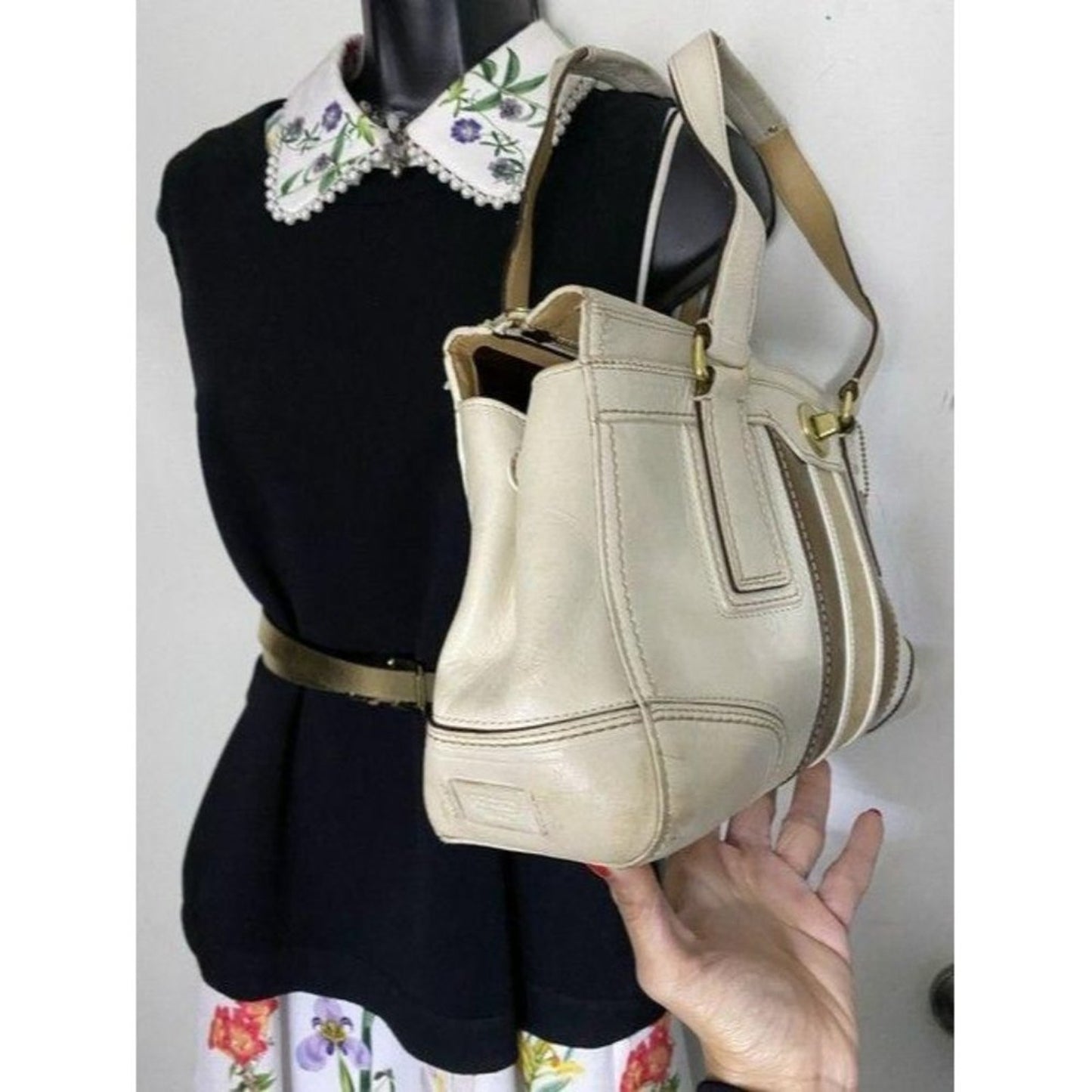 coach leather white shoulder bag