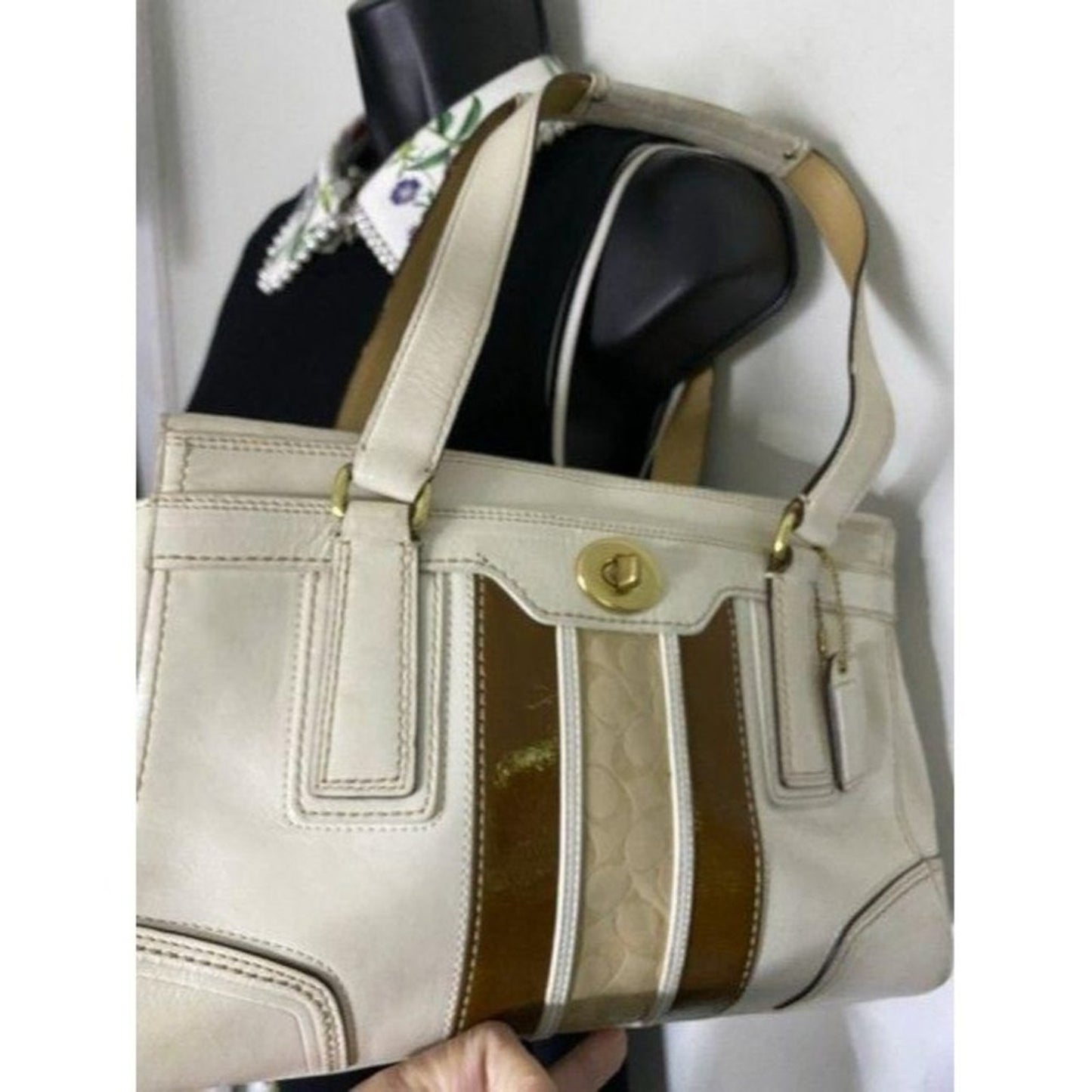coach leather white shoulder bag