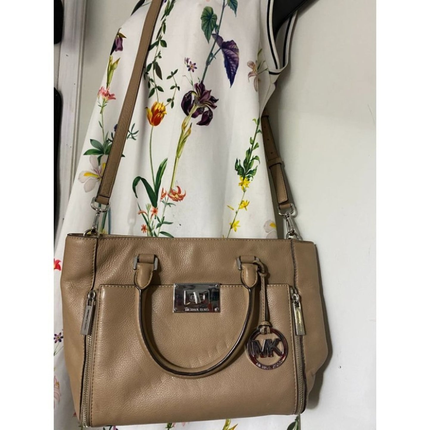 Michael Kors Lamb Leather Tan Shoulder Bag LG/MD