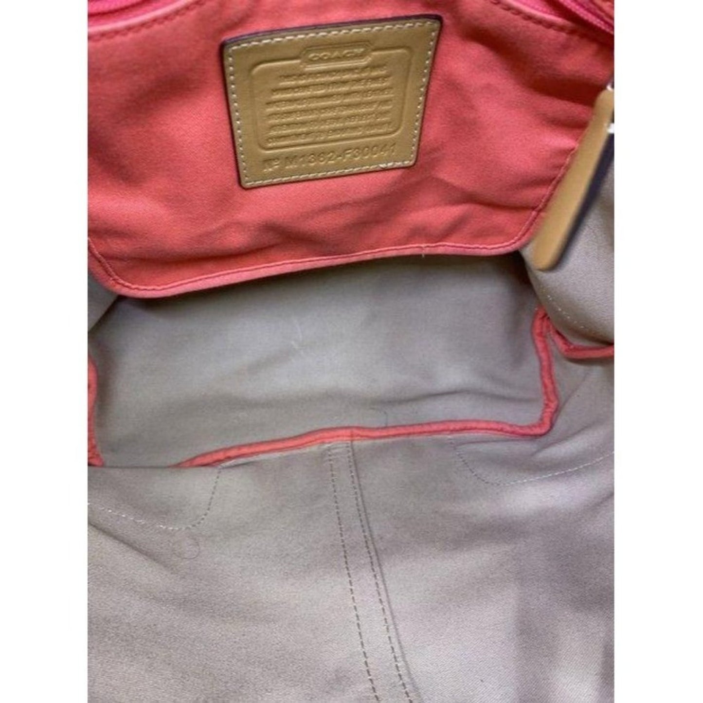 coach tote w shoulder w add on looney tunes tie mu