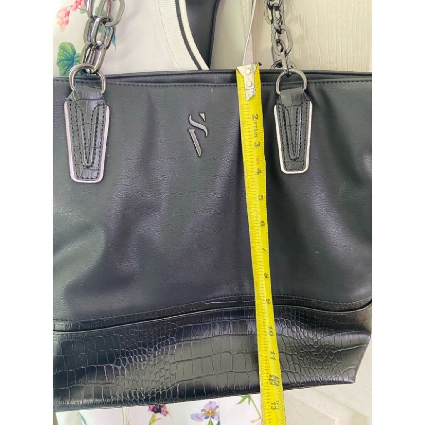 Simply Vera Vera Wang Faux Leather Shoulder Bag