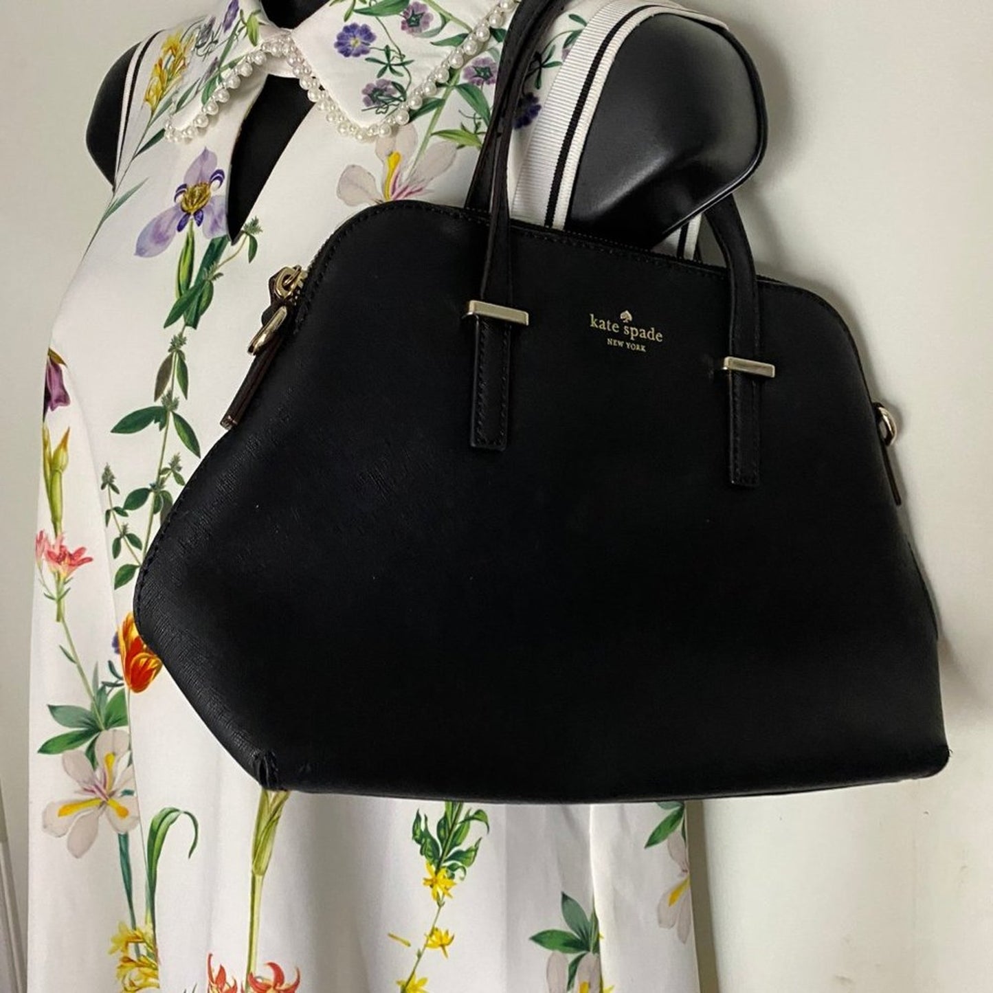 kate spade  black Large/Medium Leather Handbag