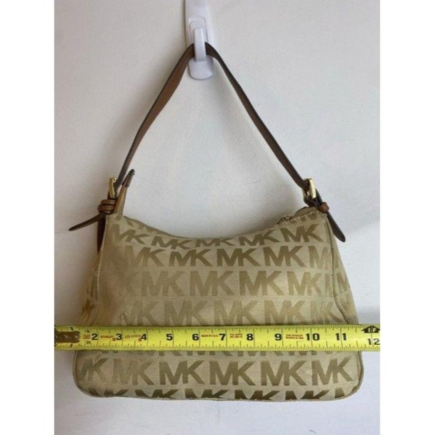 michael kors tan fabric hobo bag
