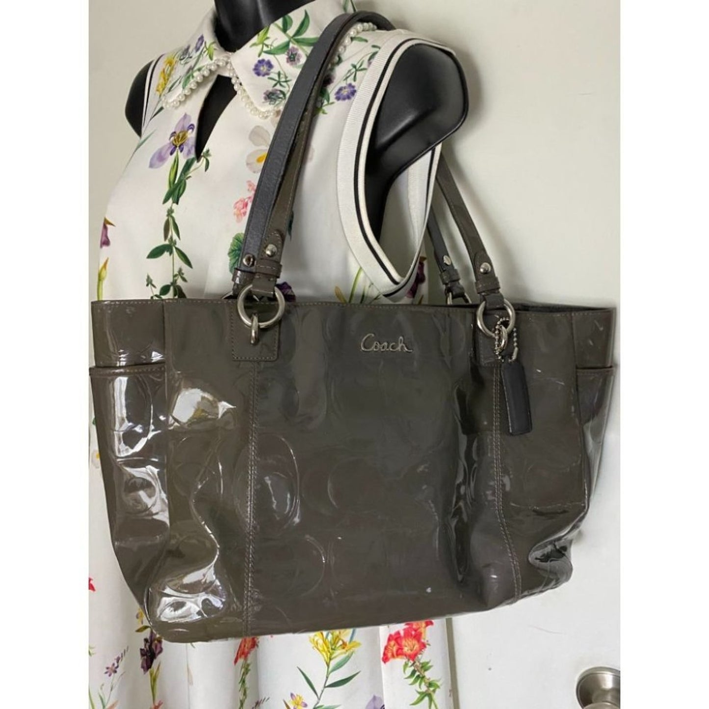 Coach Patent Leather Olive Green Shoulder Bag LG