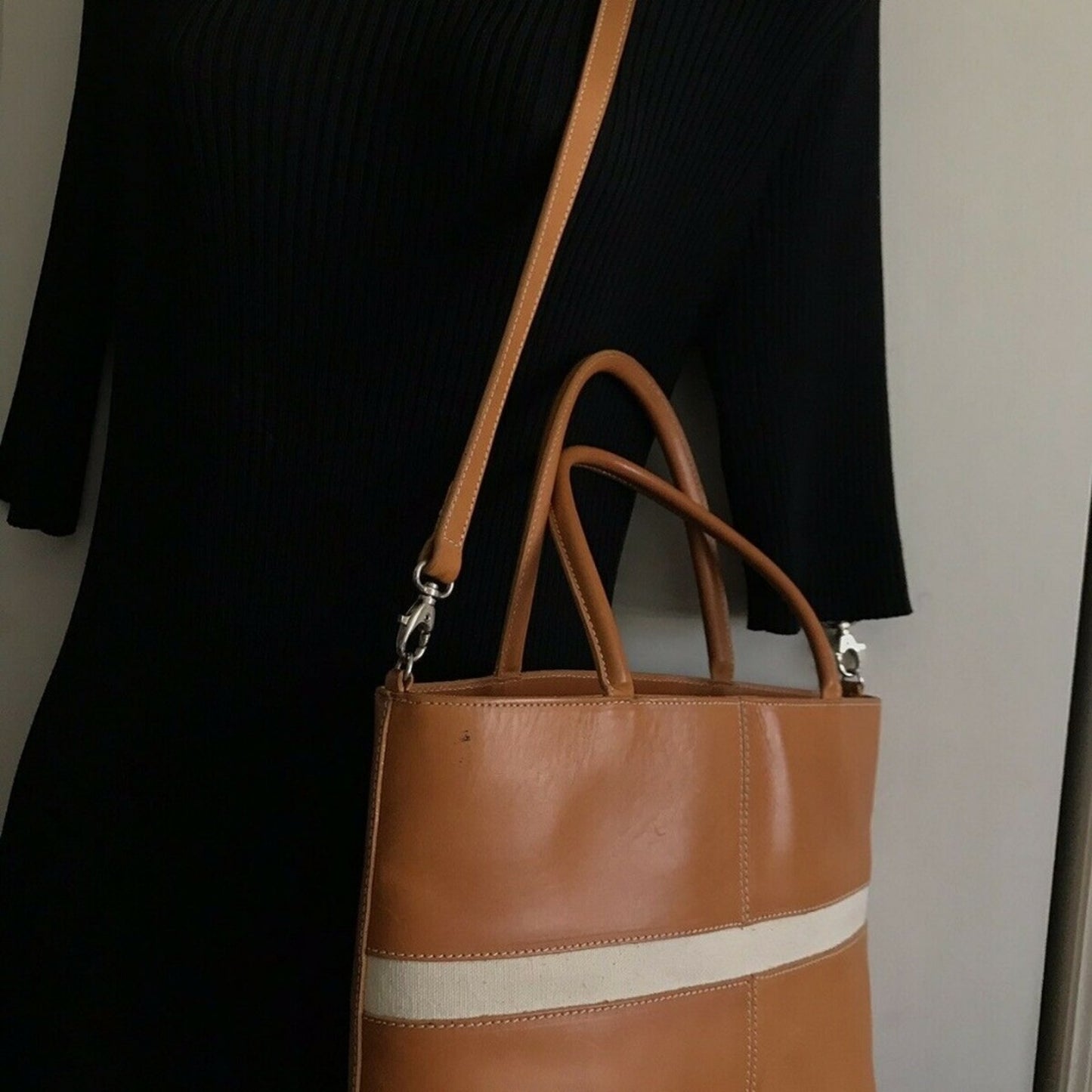 GUIA Medium Tan Leather Crossbody Bag