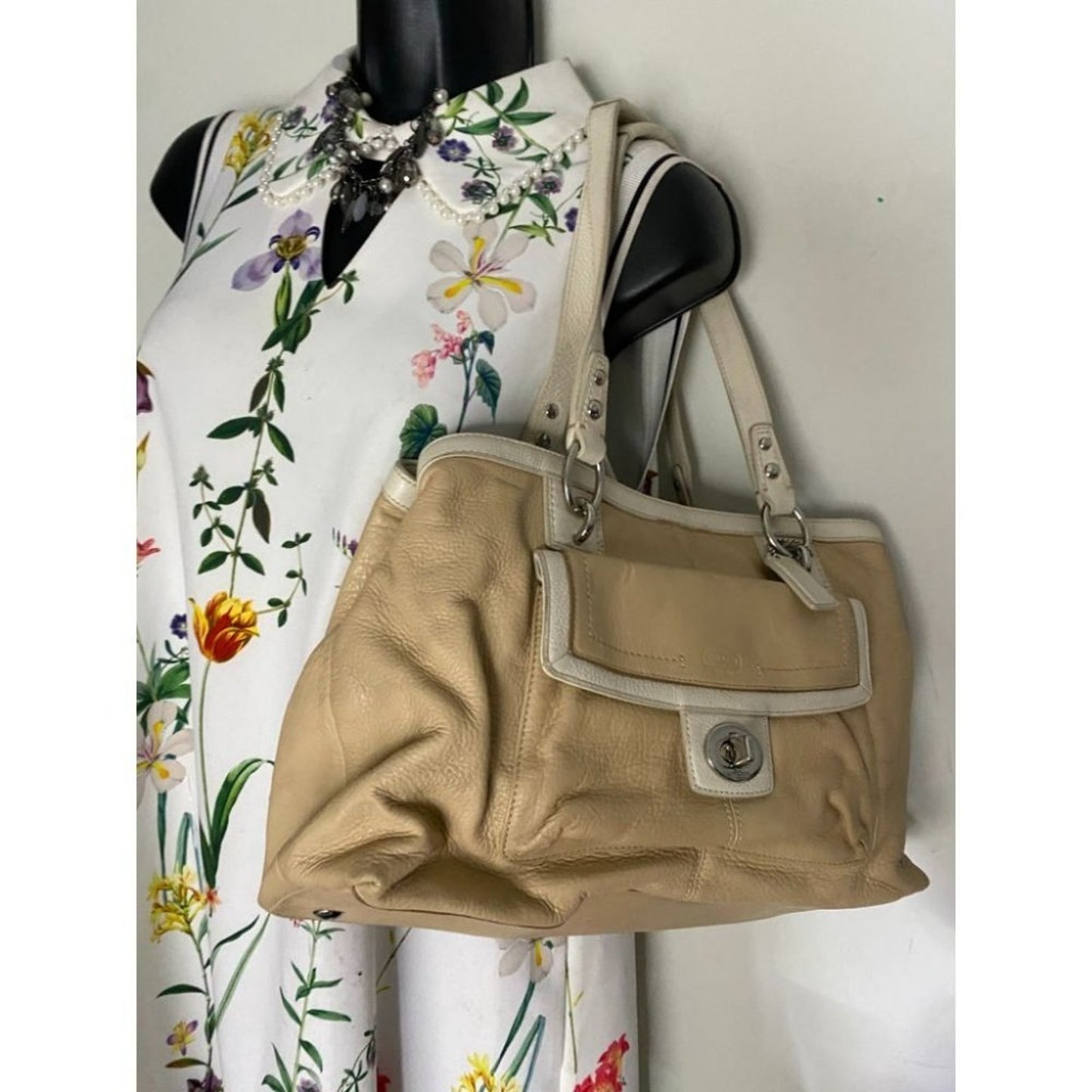 COACH Medium/ Large Leather Tan White Shoulder Bag