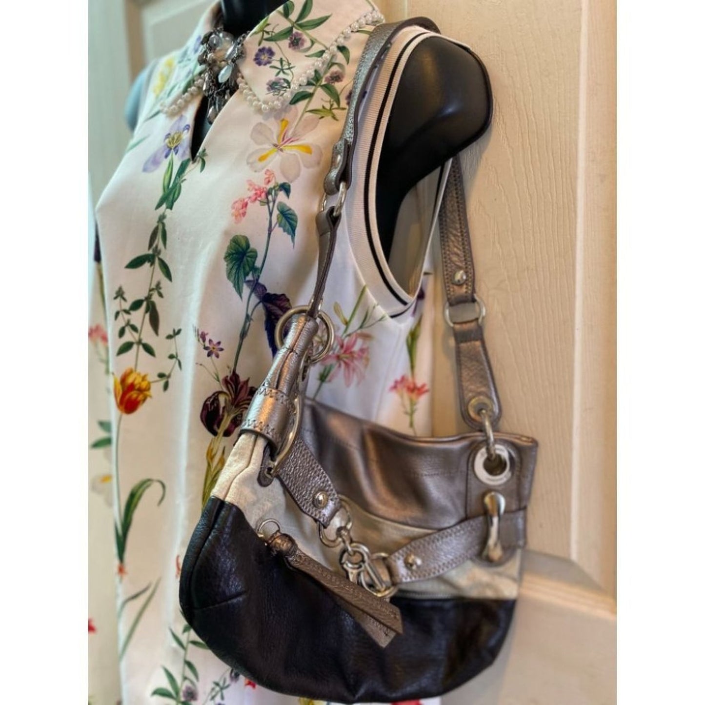 B. Makowsky Gray Cream Black Shoulder Mini Bag