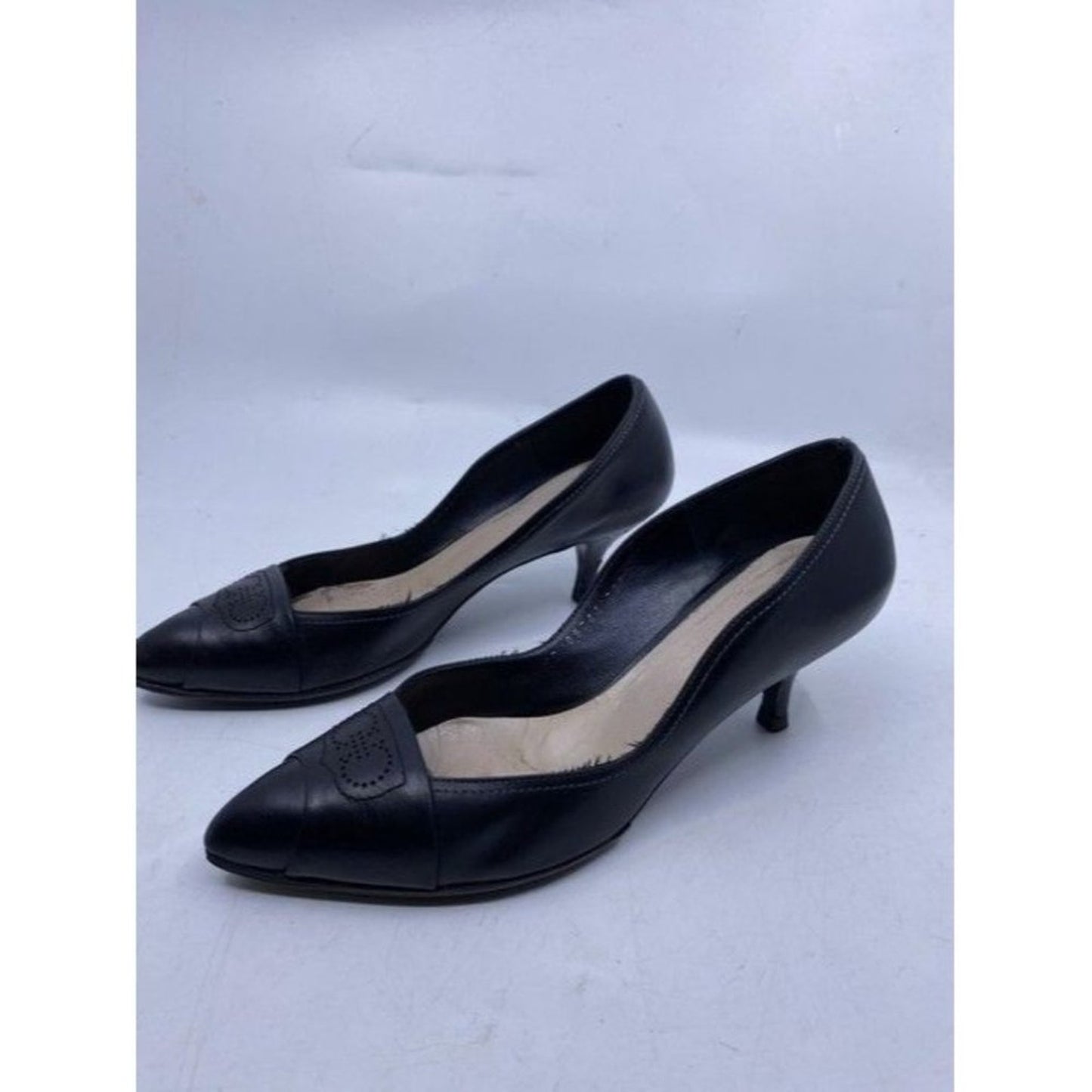 Salvatore Ferragamo Black Light Insignia Pumps Size Us