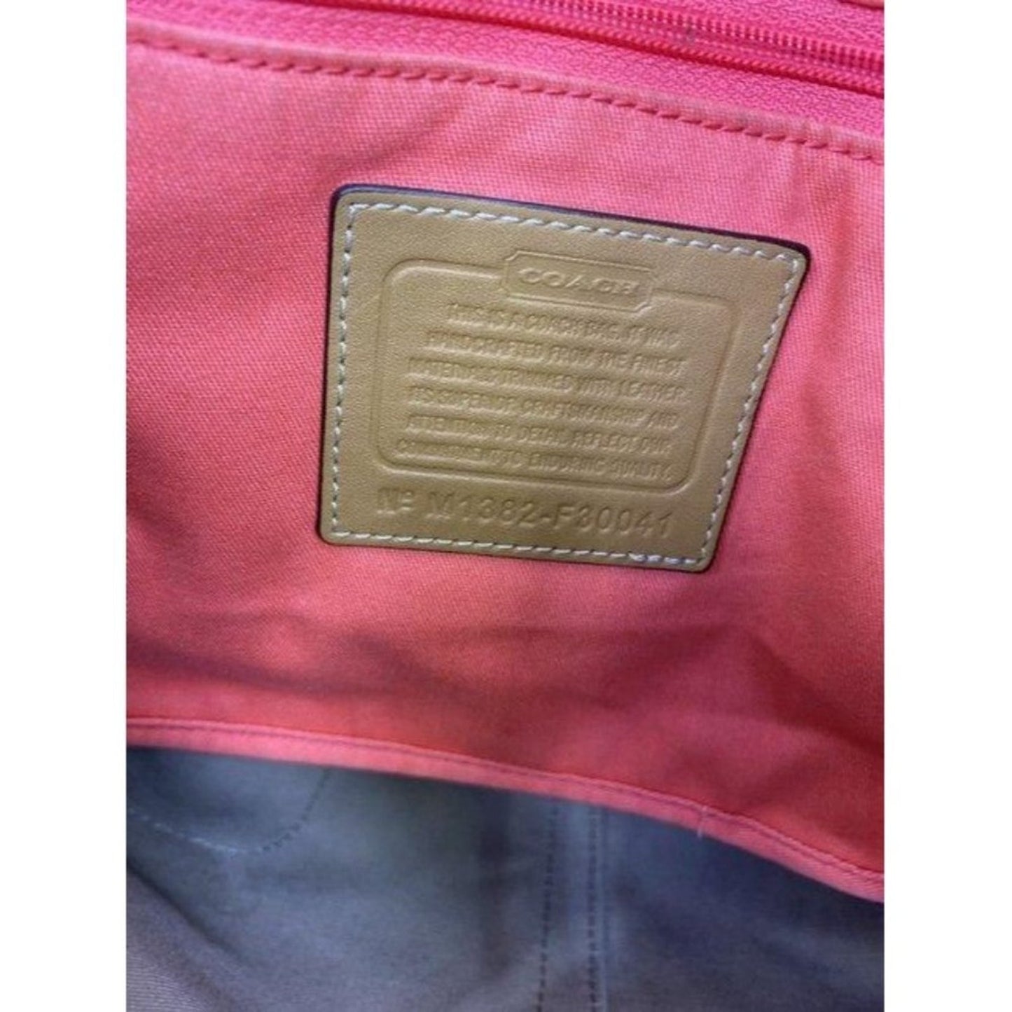 coach tote w shoulder w add on looney tunes tie mu