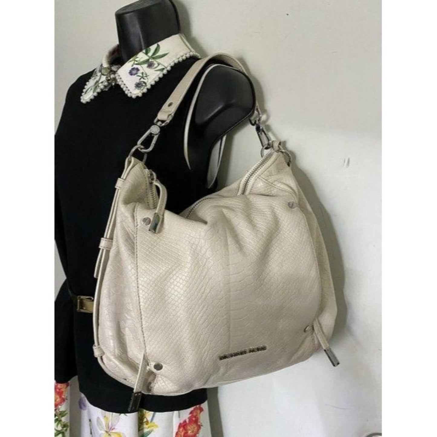 michael kors cream leather shoulder bag