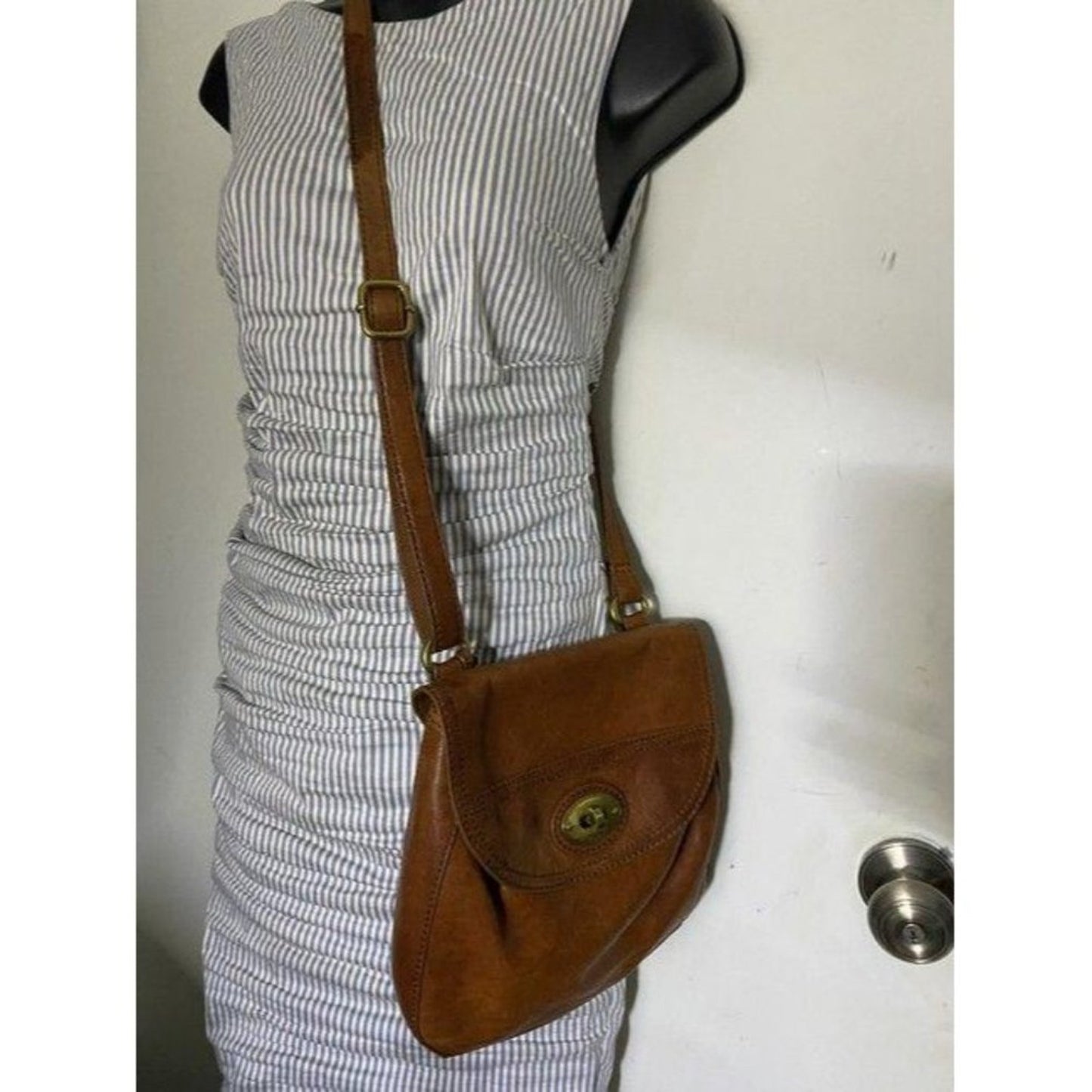 Fossil brown leather shoulder bag