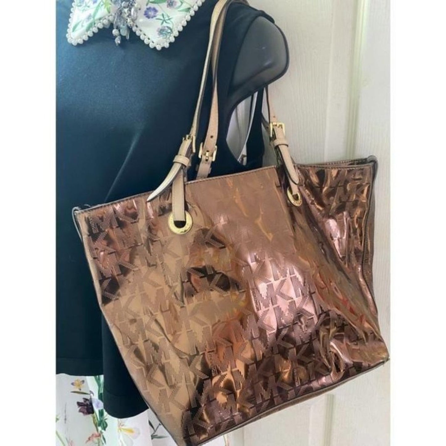 michael kors large brown patent leather shoulder b
