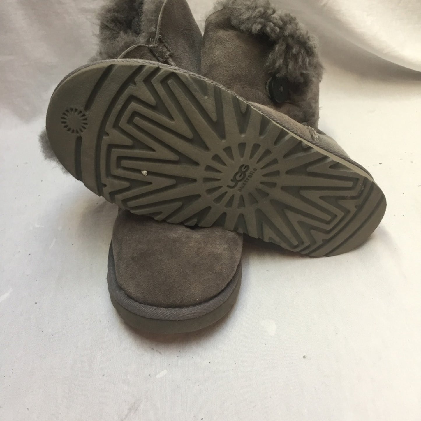 Short UGG Brown Boots Size: 4