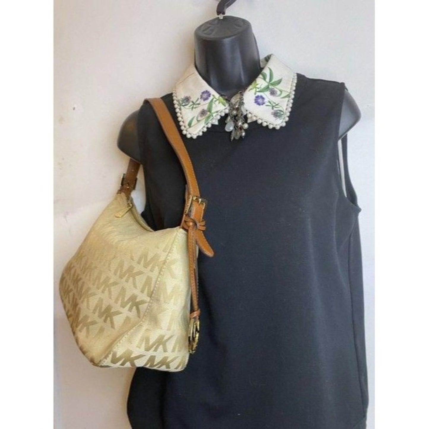 michael kors tan fabric hobo bag