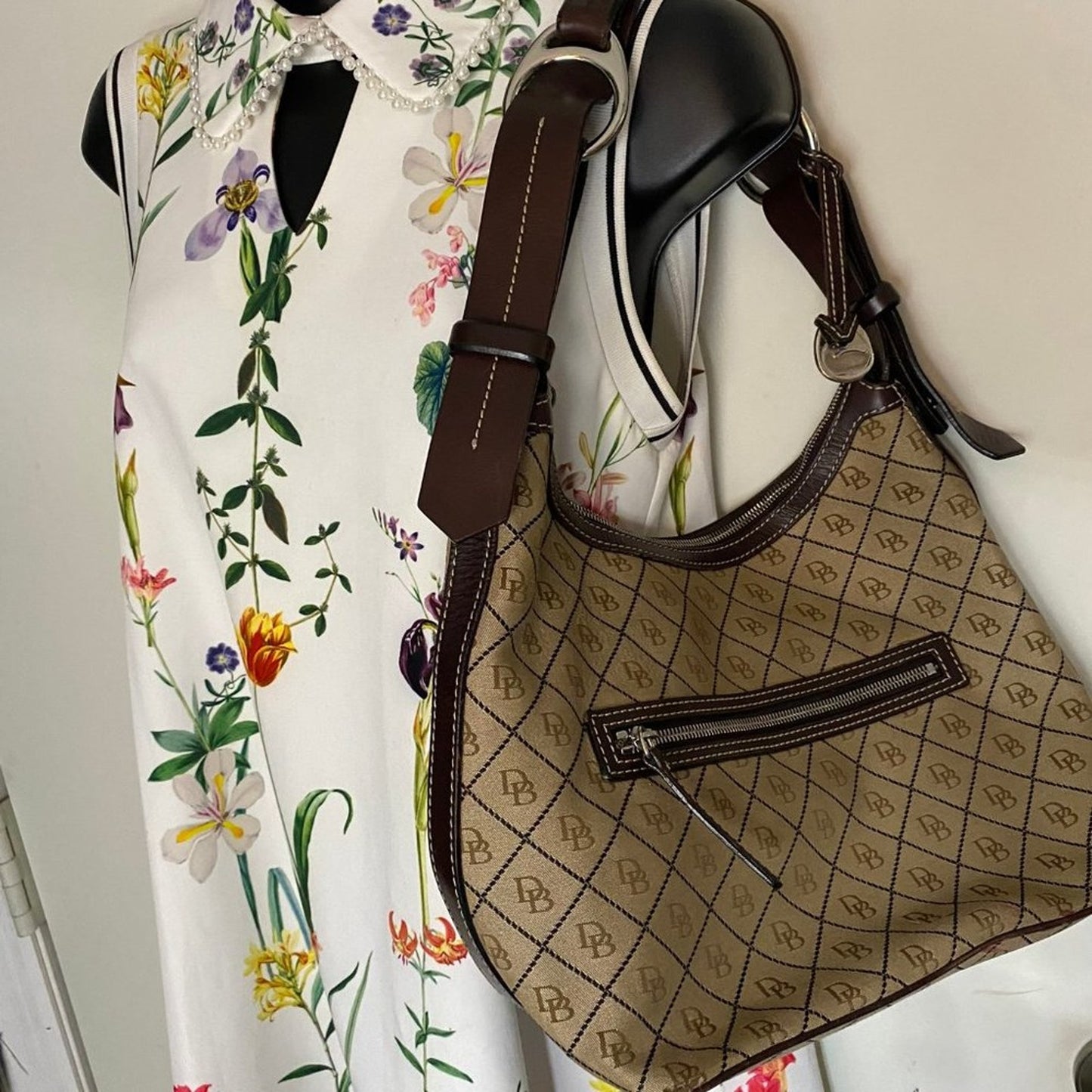 DOONEY & BOURKE Medium Brown Shoulder Bag