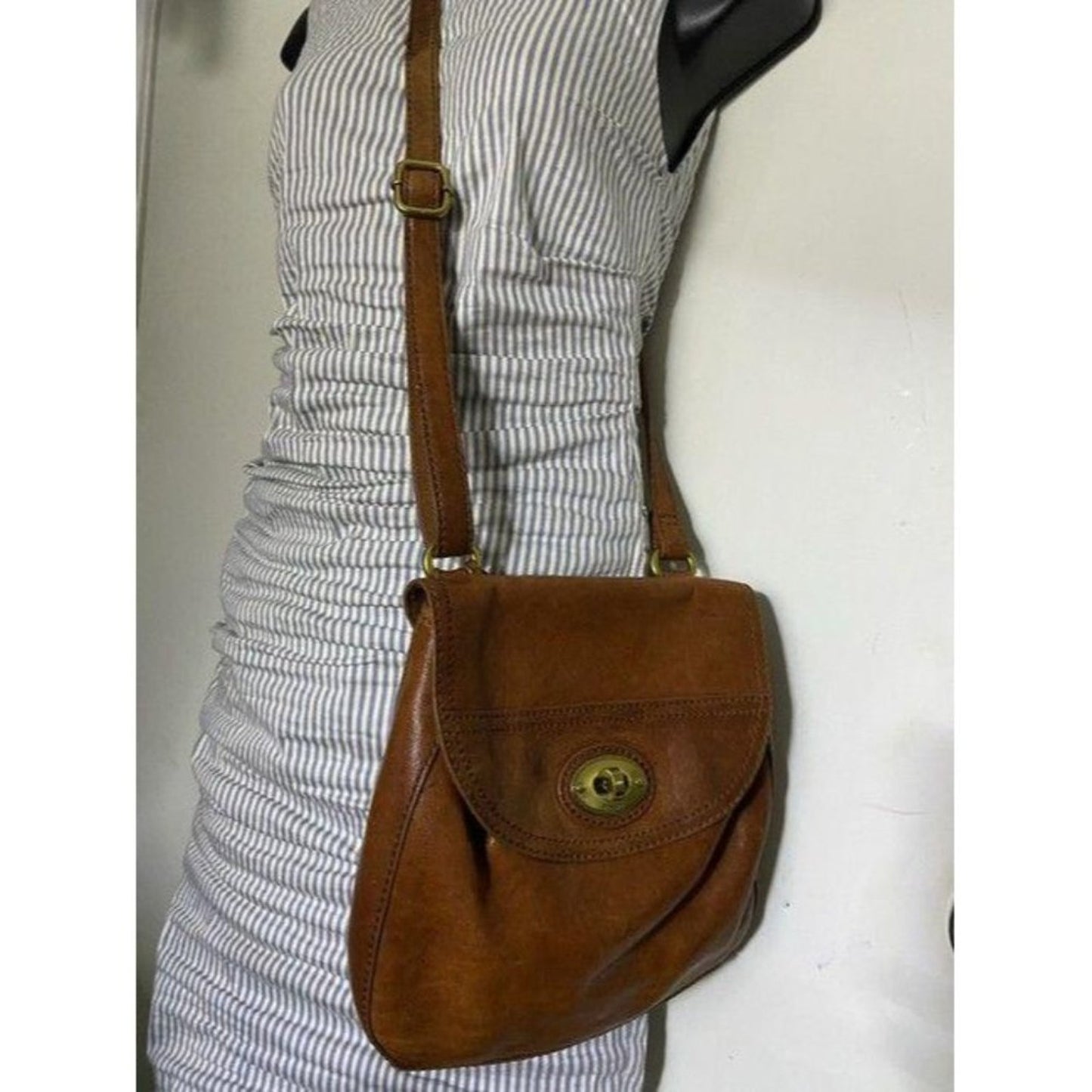 Fossil brown leather shoulder bag
