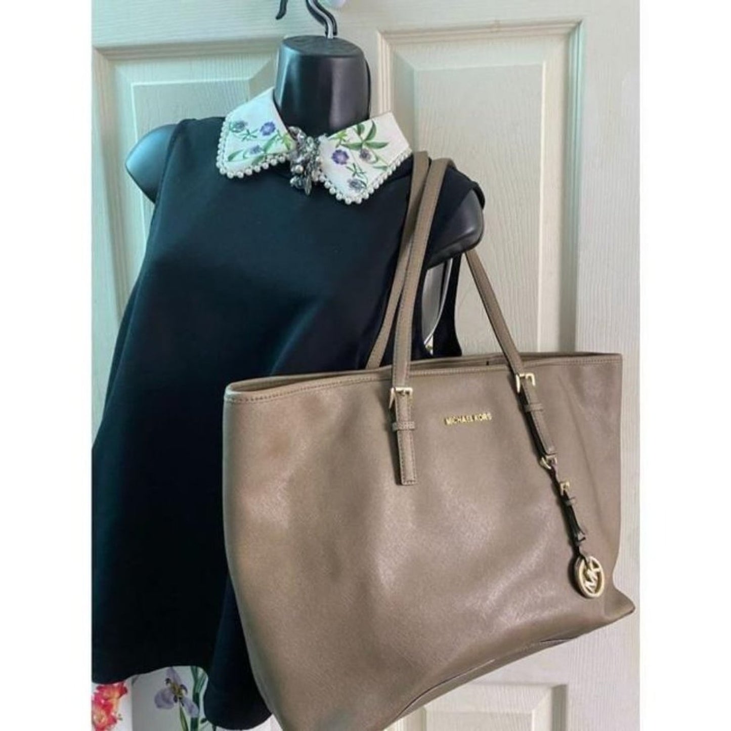 MICHAEL KORS Tan Saffiano Leather Jet Set Tote Bag