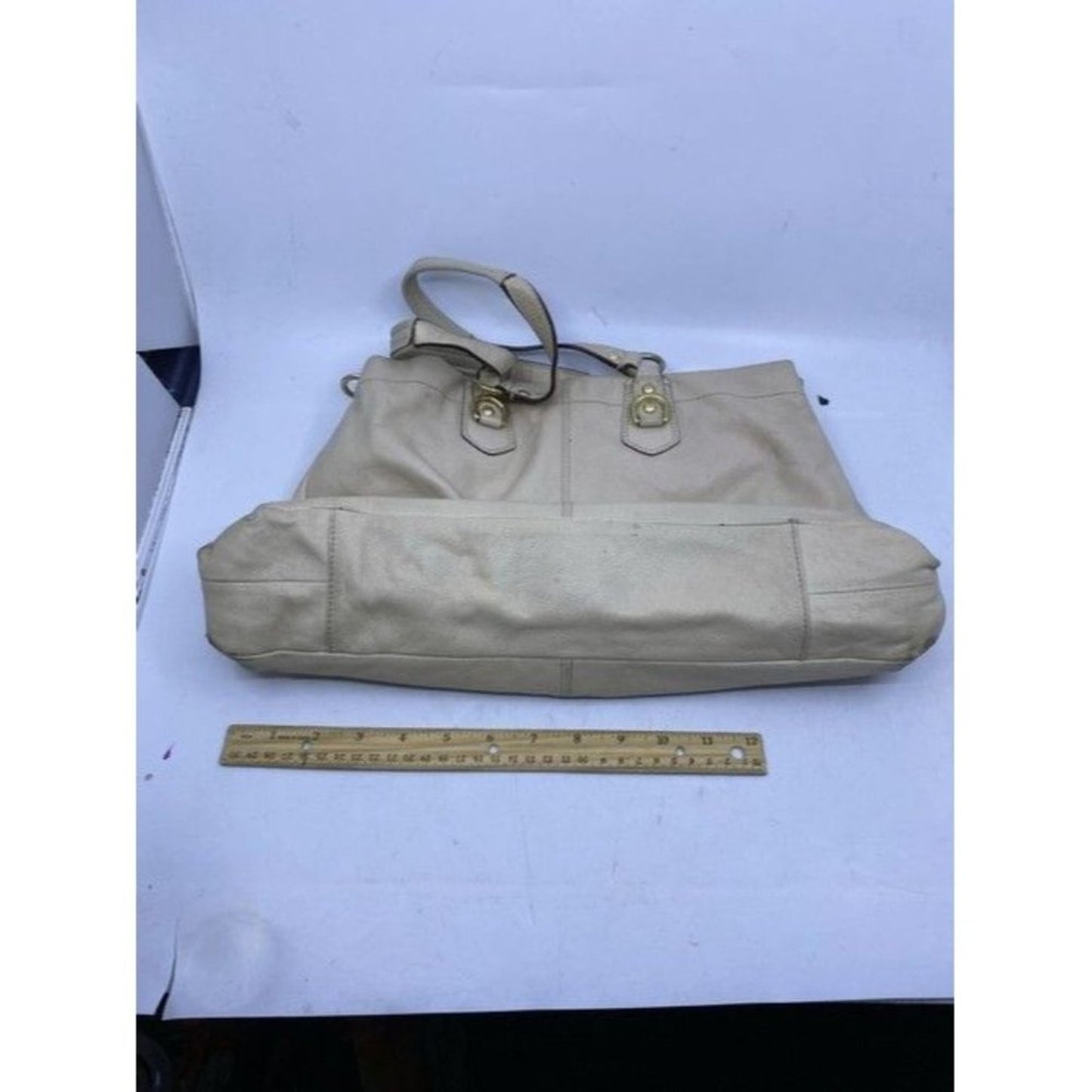 Coach Xl White Leather Shoulder Bag