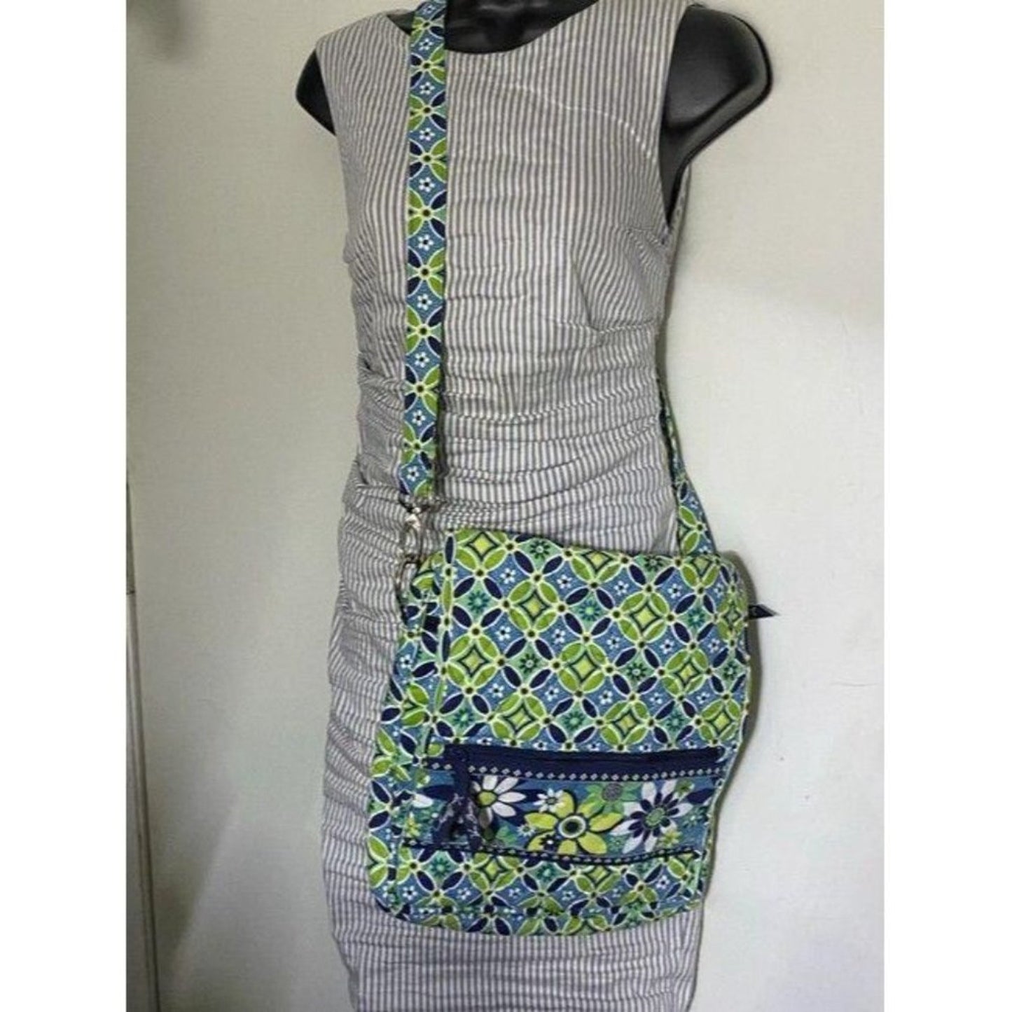 Vera Bradley Msrp Green Blue Cross Body Bag