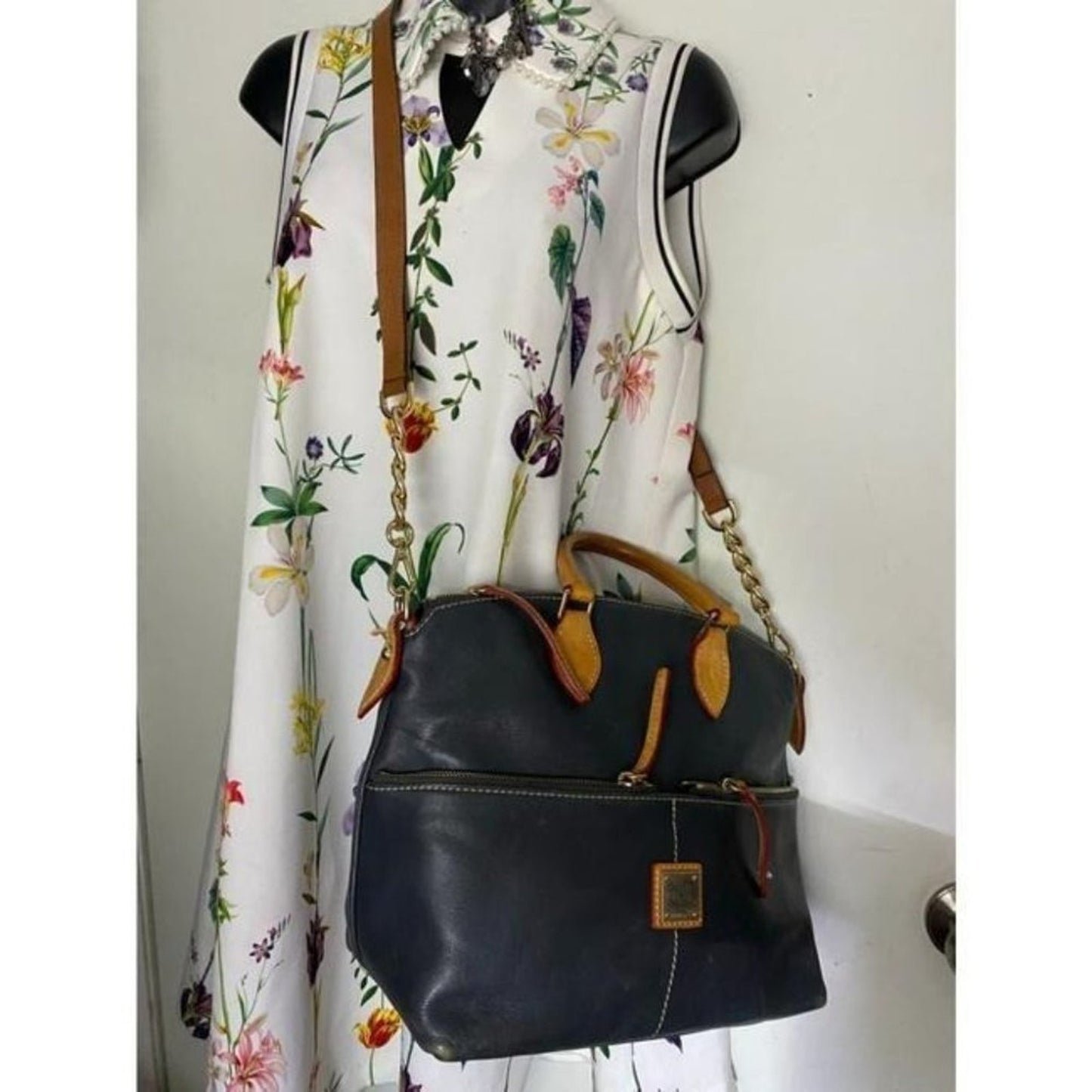 Dooney And Bourke Vintage Black Leather Shoulder B
