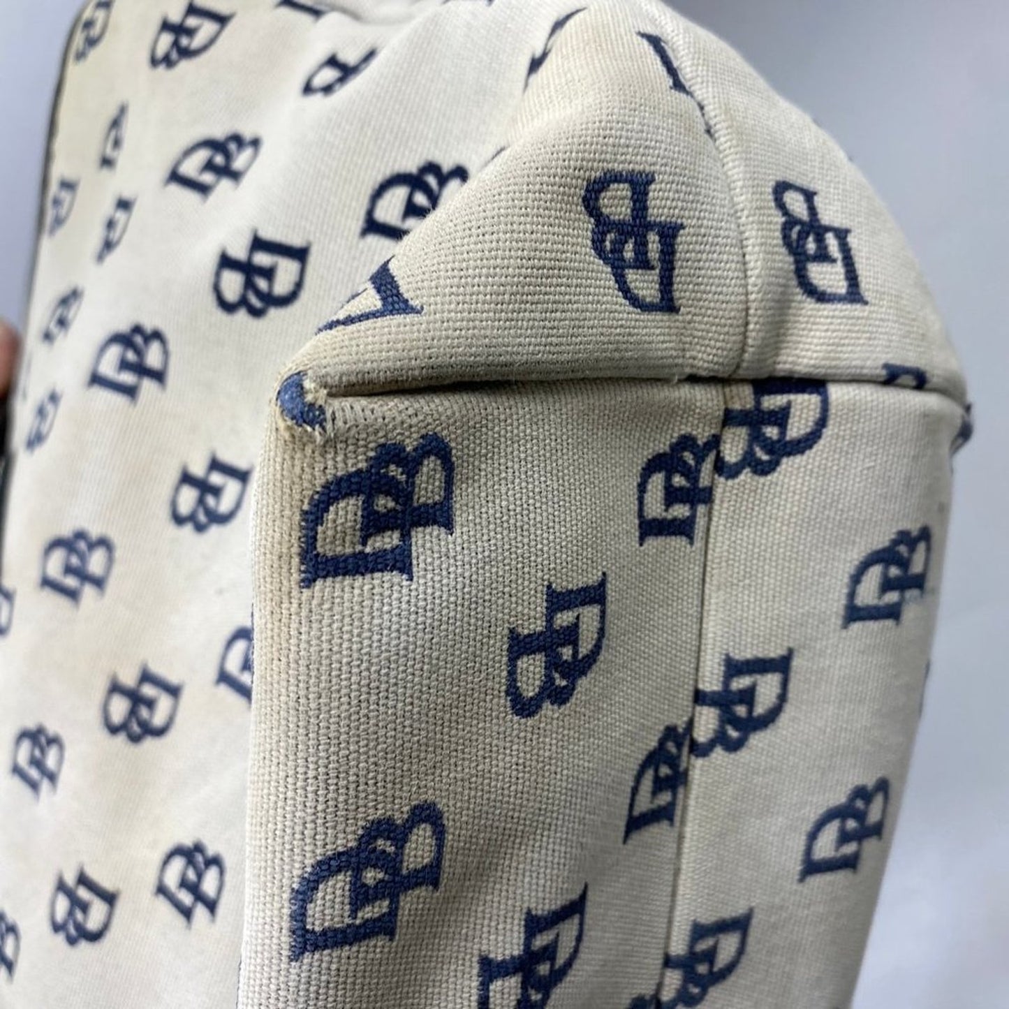 DOONEY & BOURKE White Medium Shoulder Bag