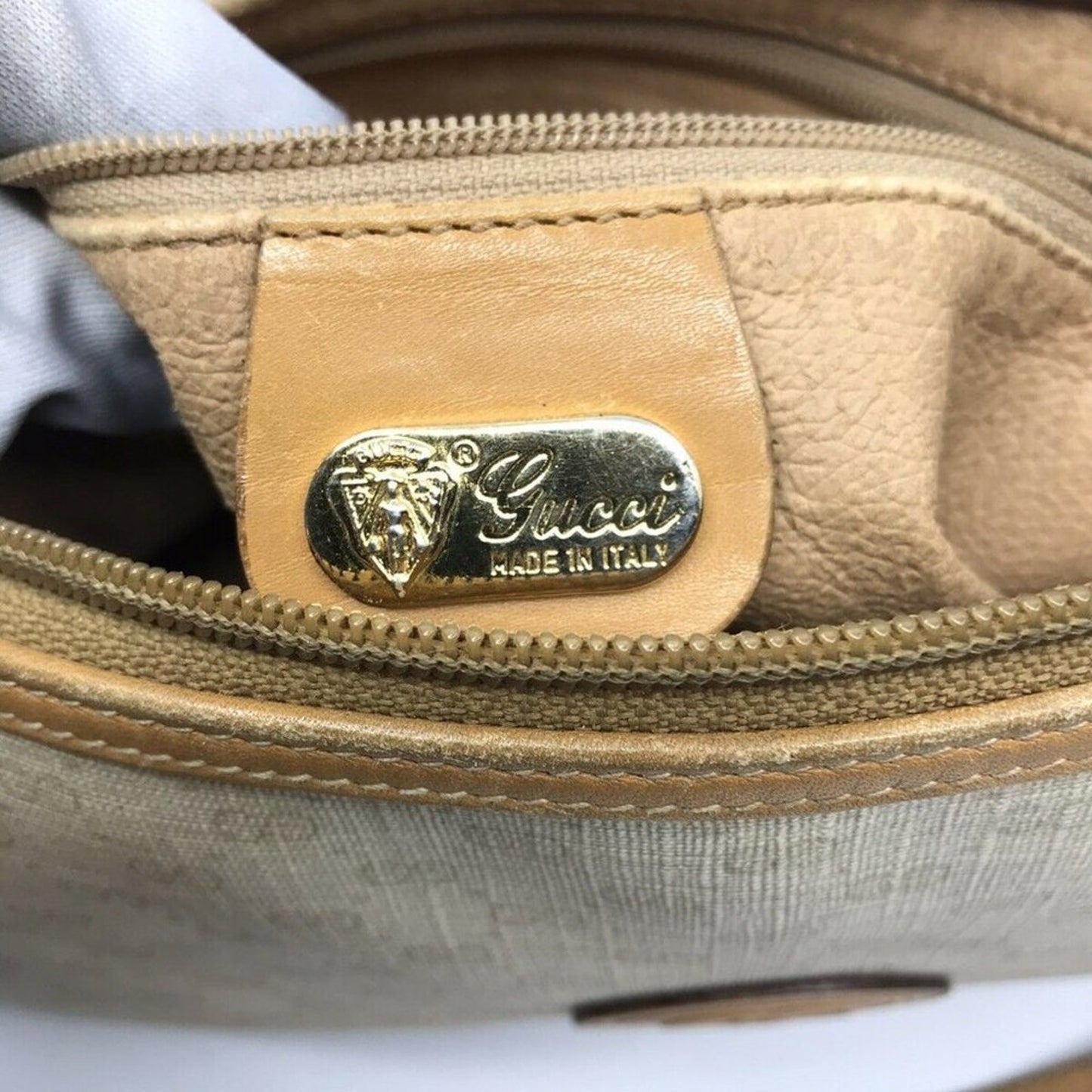 GUCCI Vintage Crossbody Bag All Over Signature